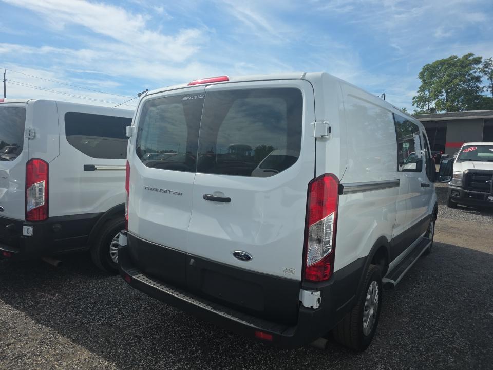 FORD TRANSIT 250 - 5