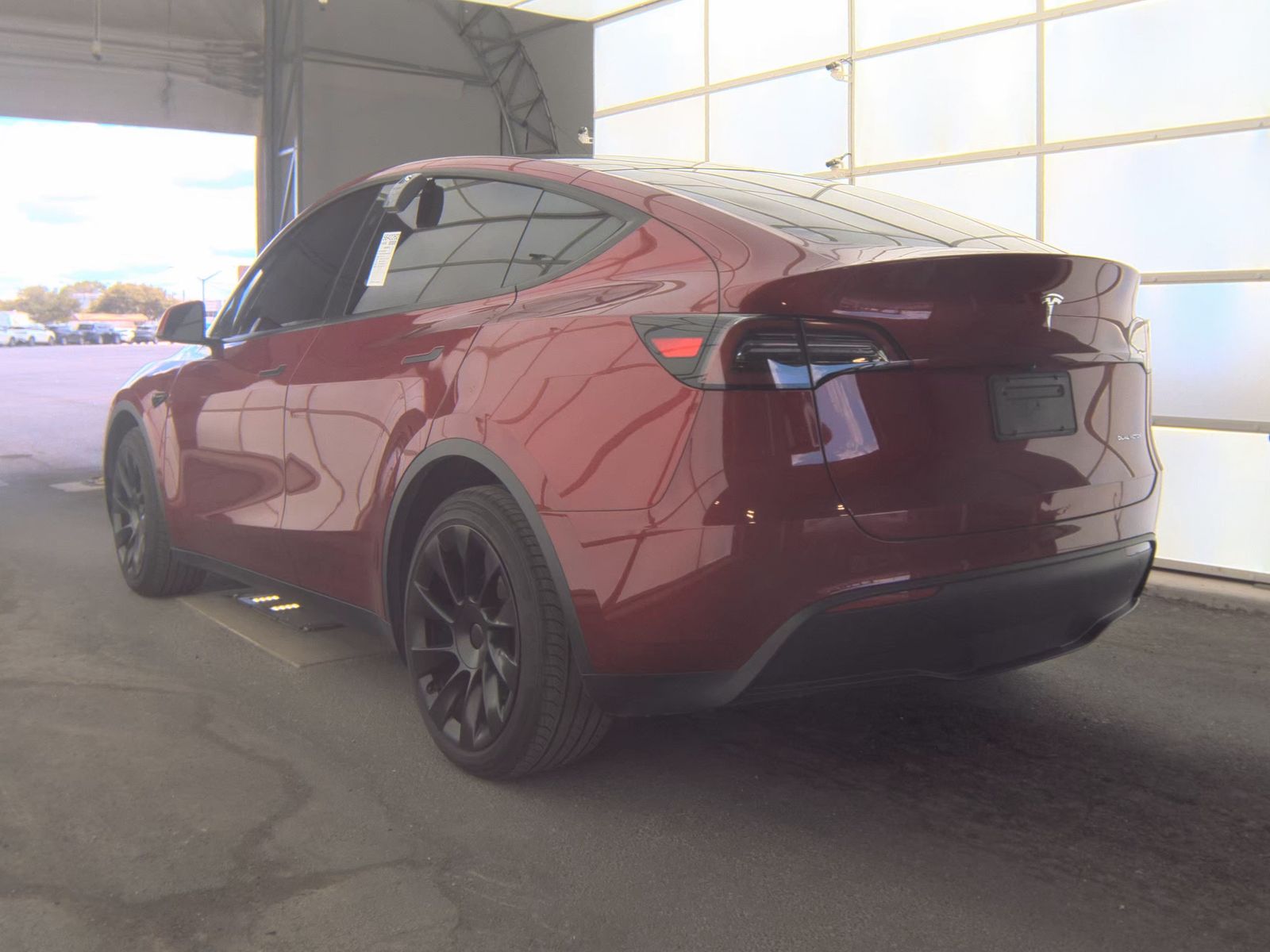 TESLA MODEL Y - 9