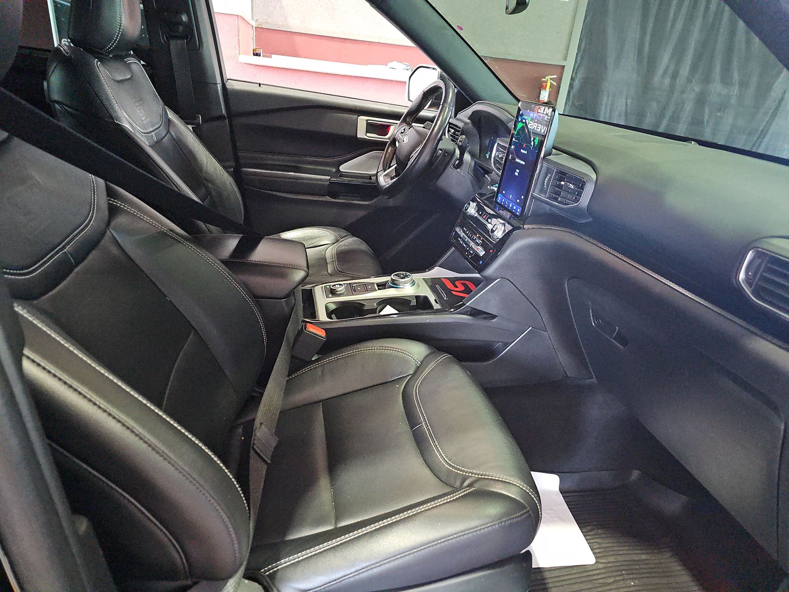 FORD EXPLORER - 9