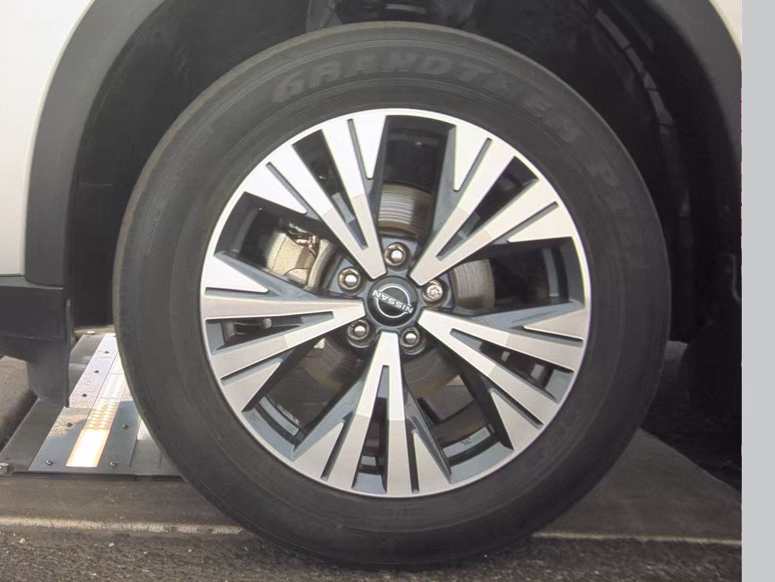 2023 Nissan Rogue SV FWD