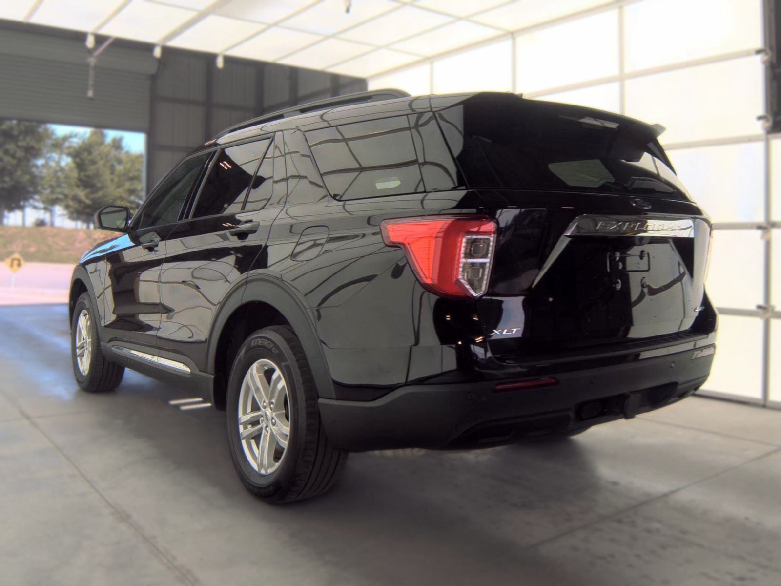 FORD EXPLORER - 9