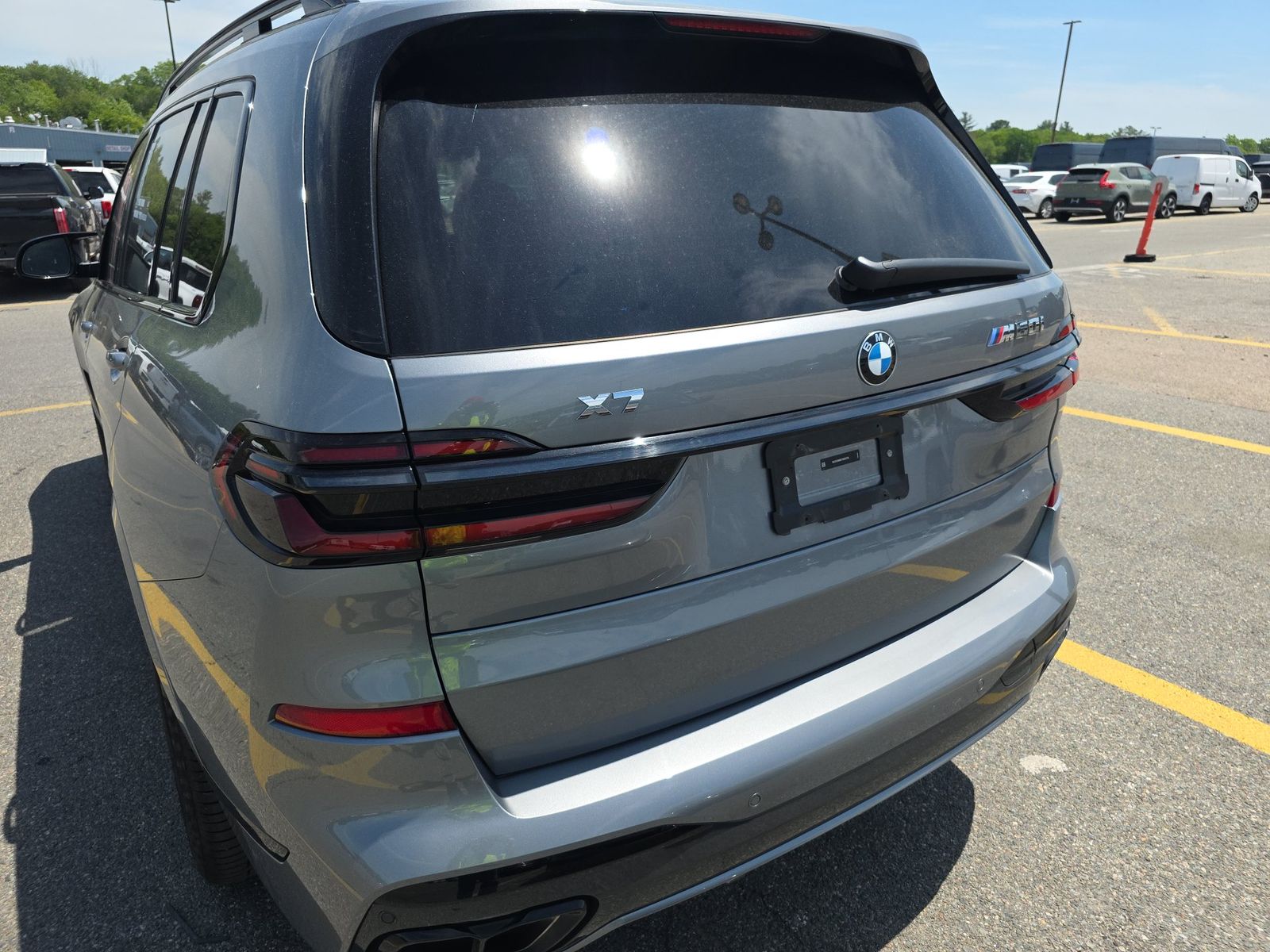 2026 BMW X7 M60i AWD