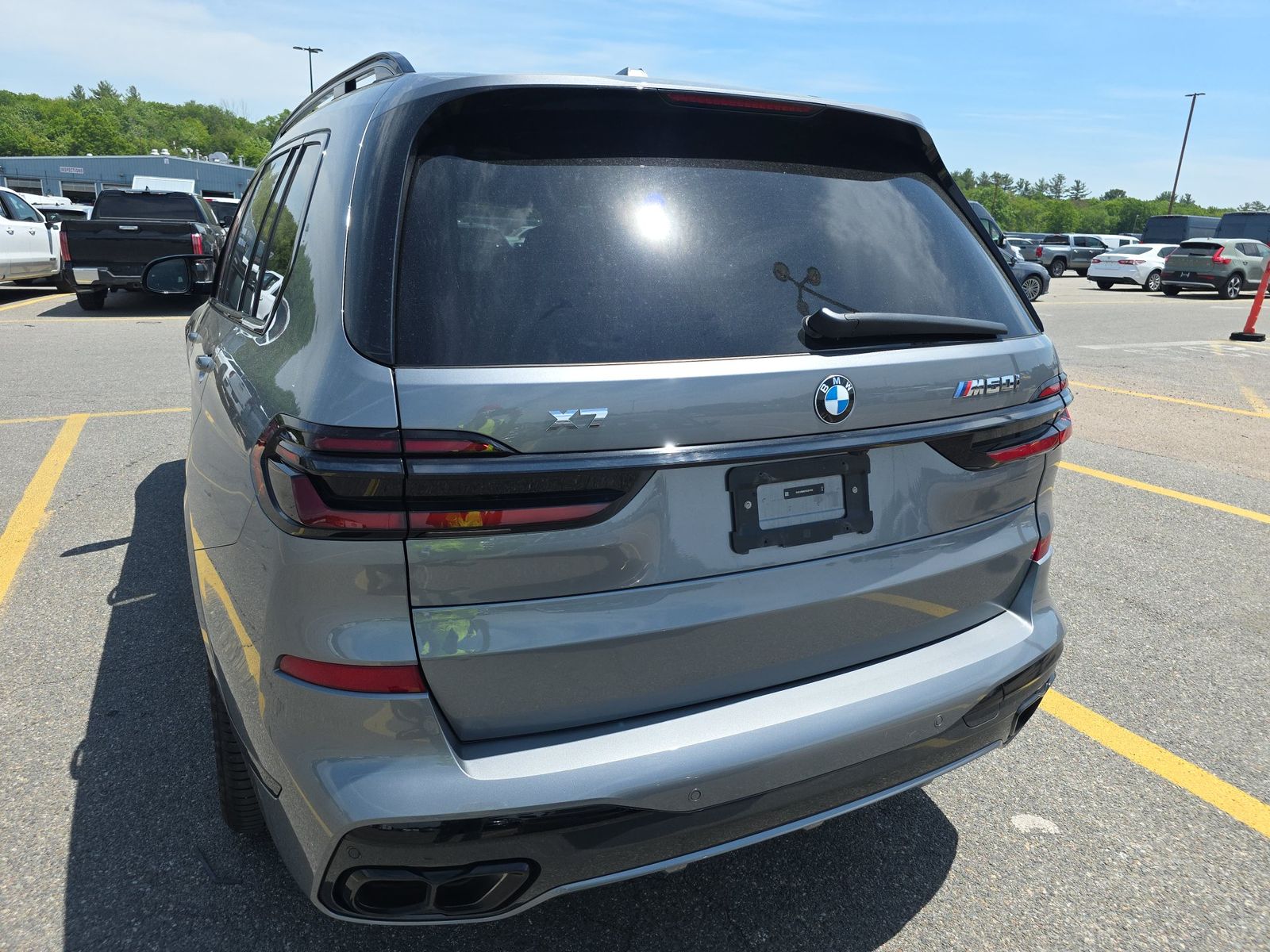 2026 BMW X7 M60i AWD