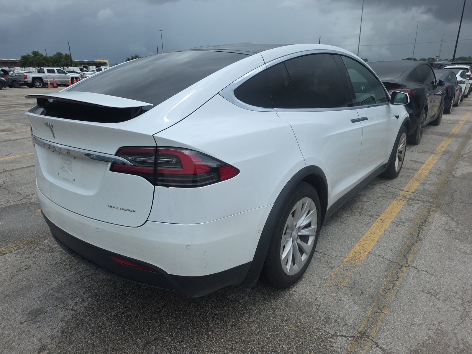 TESLA MODEL X - 6