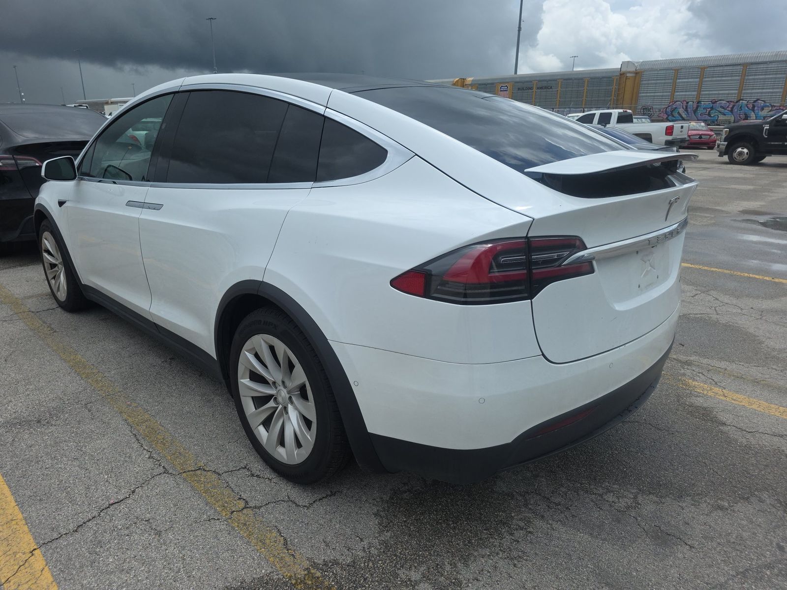 TESLA MODEL X - 9