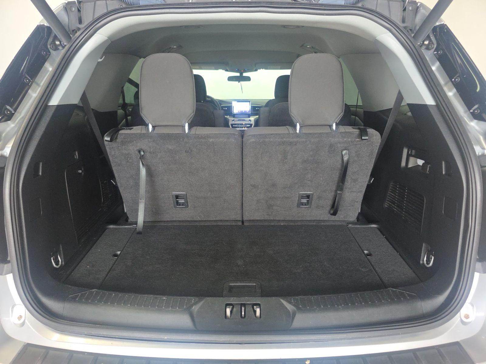 2023 Ford Explorer XLT RWD