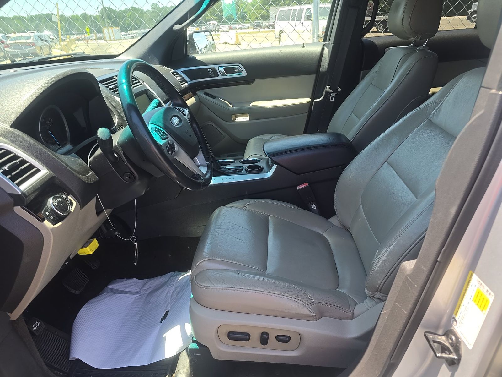 FORD EXPLORER - 8