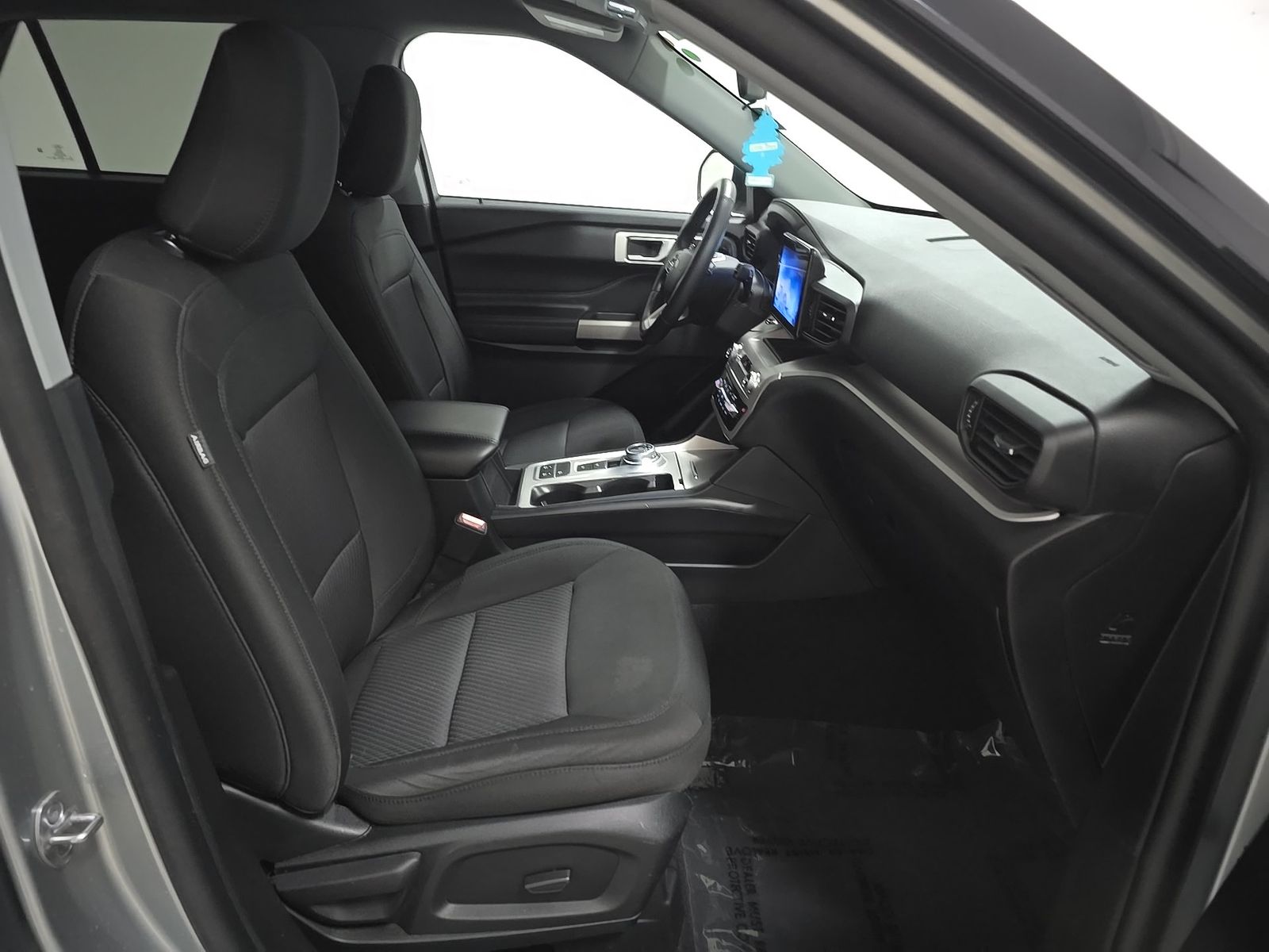 FORD EXPLORER - 9
