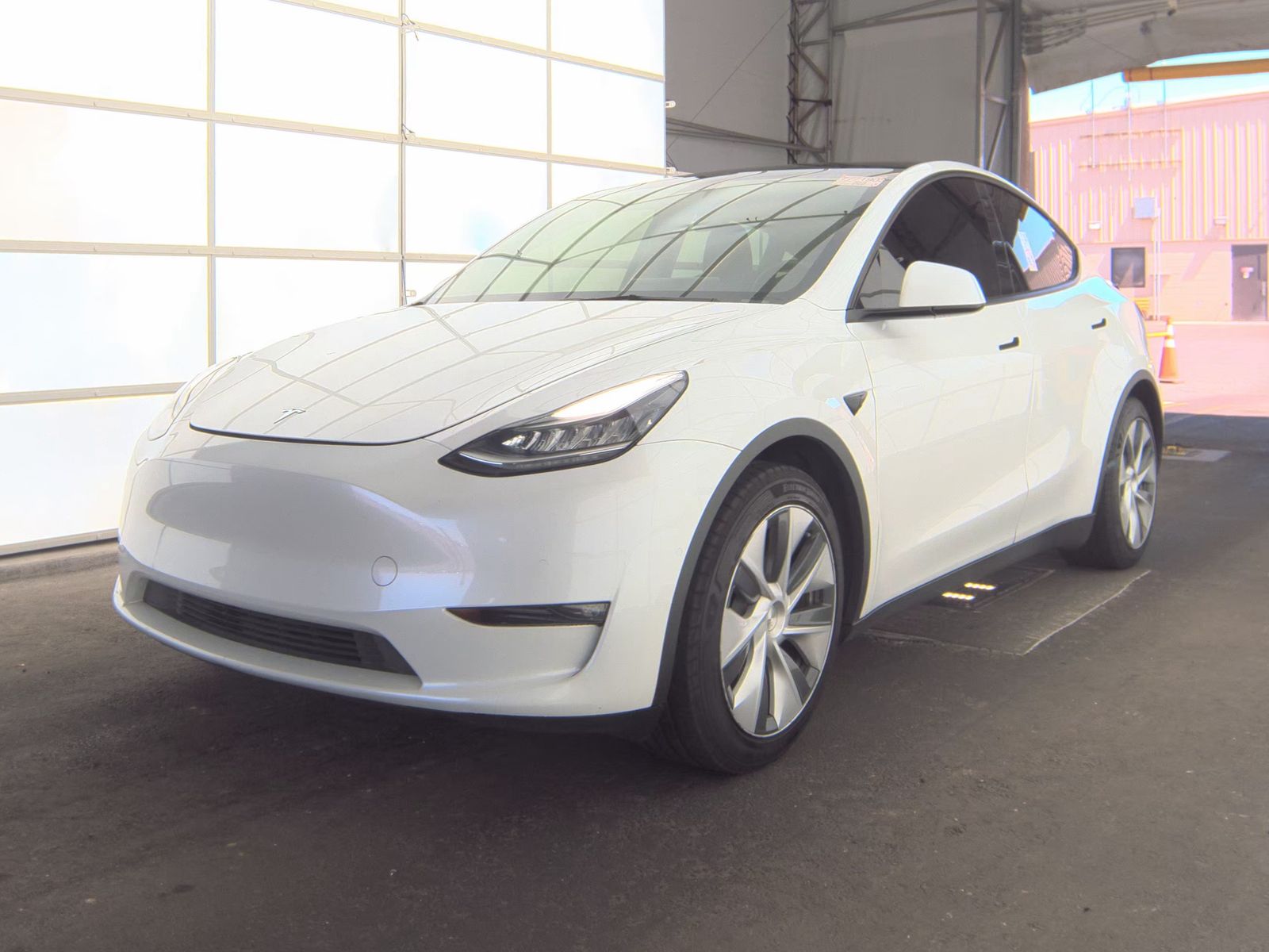 TESLA MODEL Y - 1