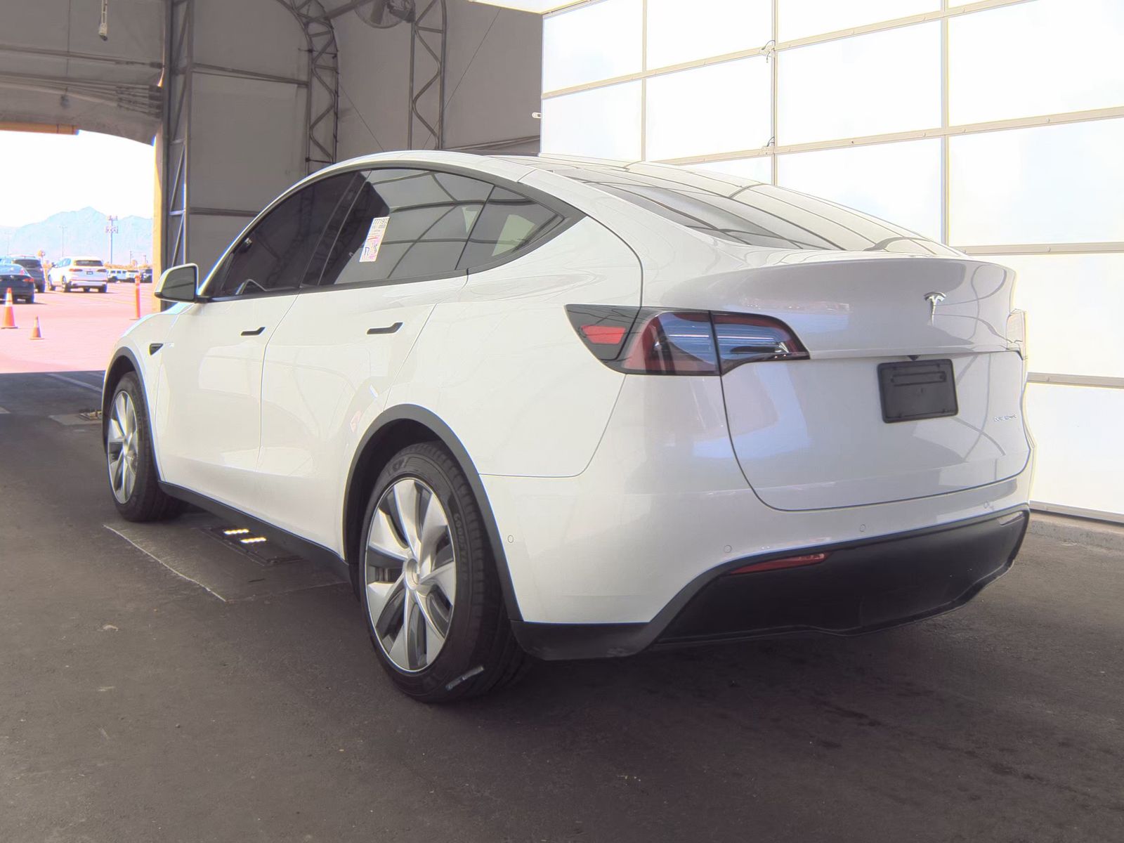 TESLA MODEL Y - 9