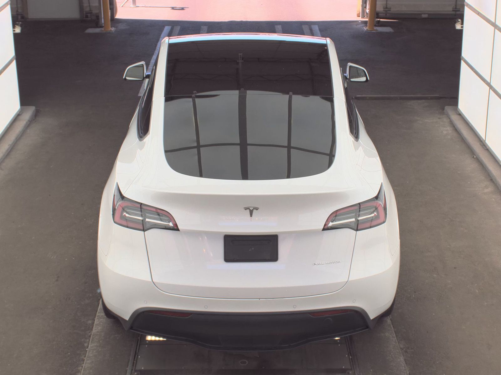 TESLA MODEL Y - 7