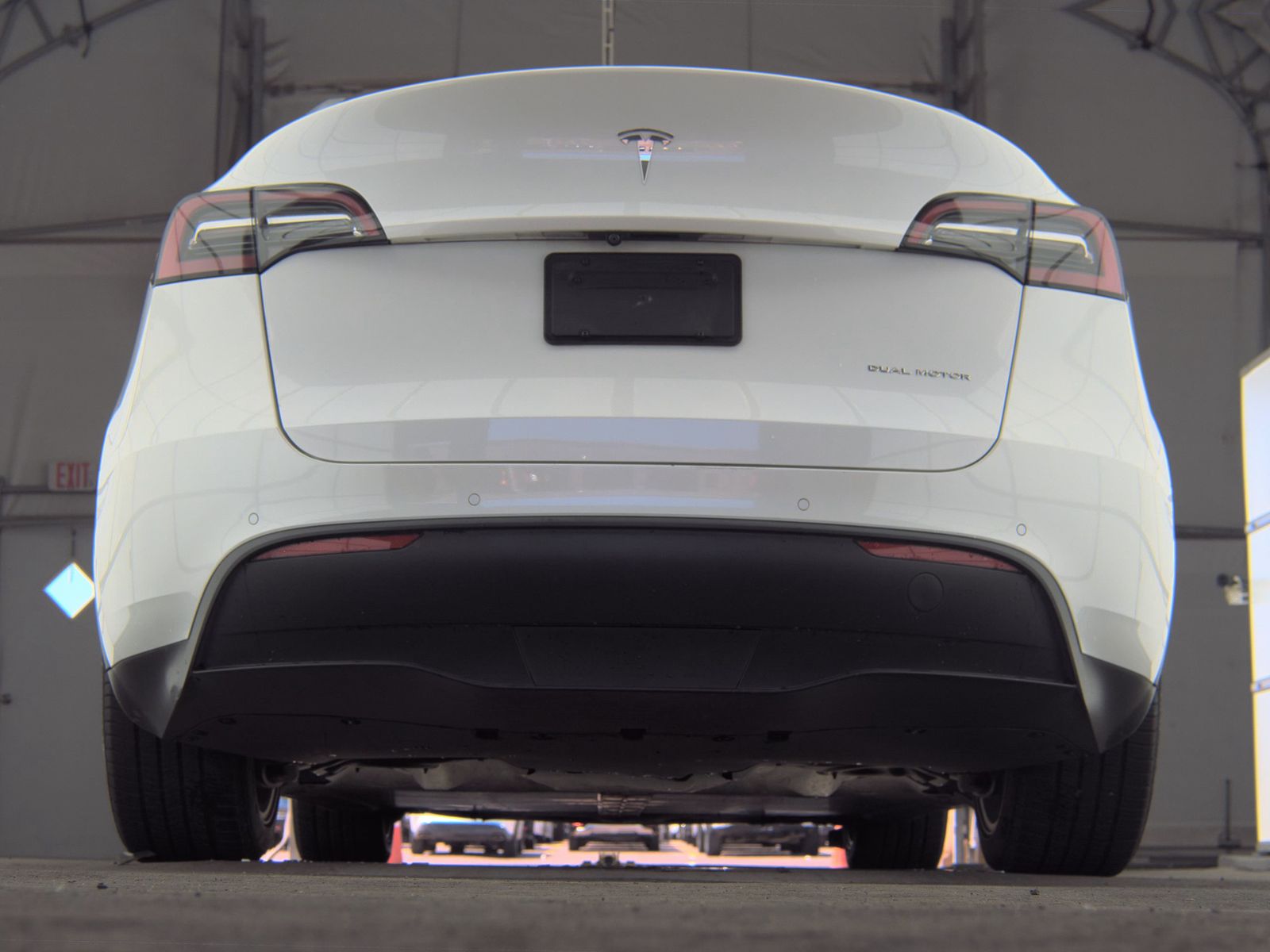 TESLA MODEL Y - 8