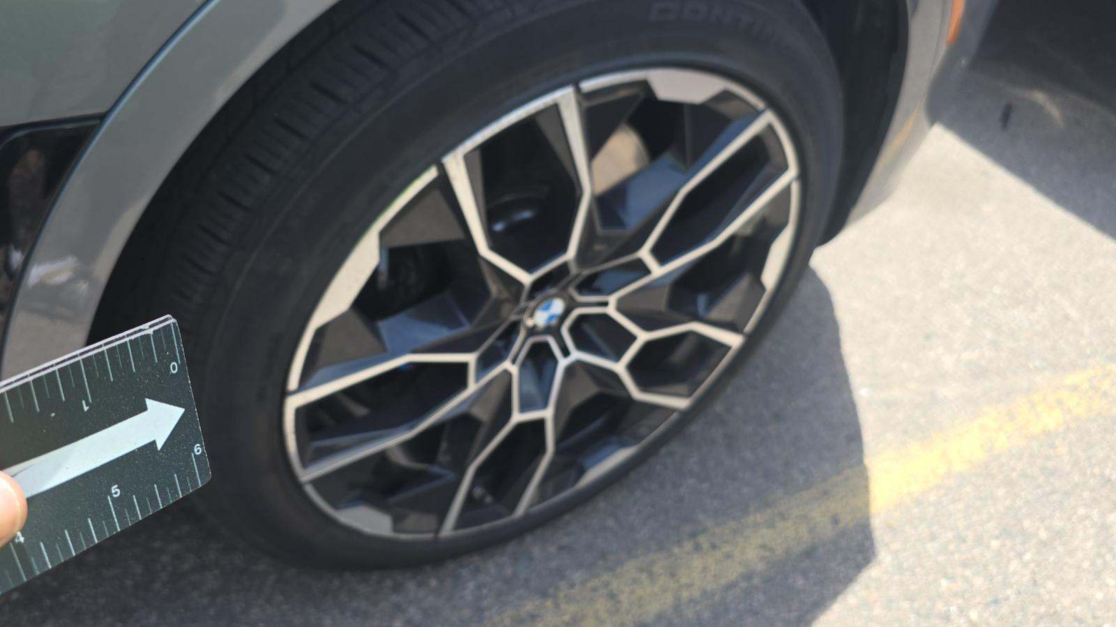 2026 BMW X7 M60i AWD