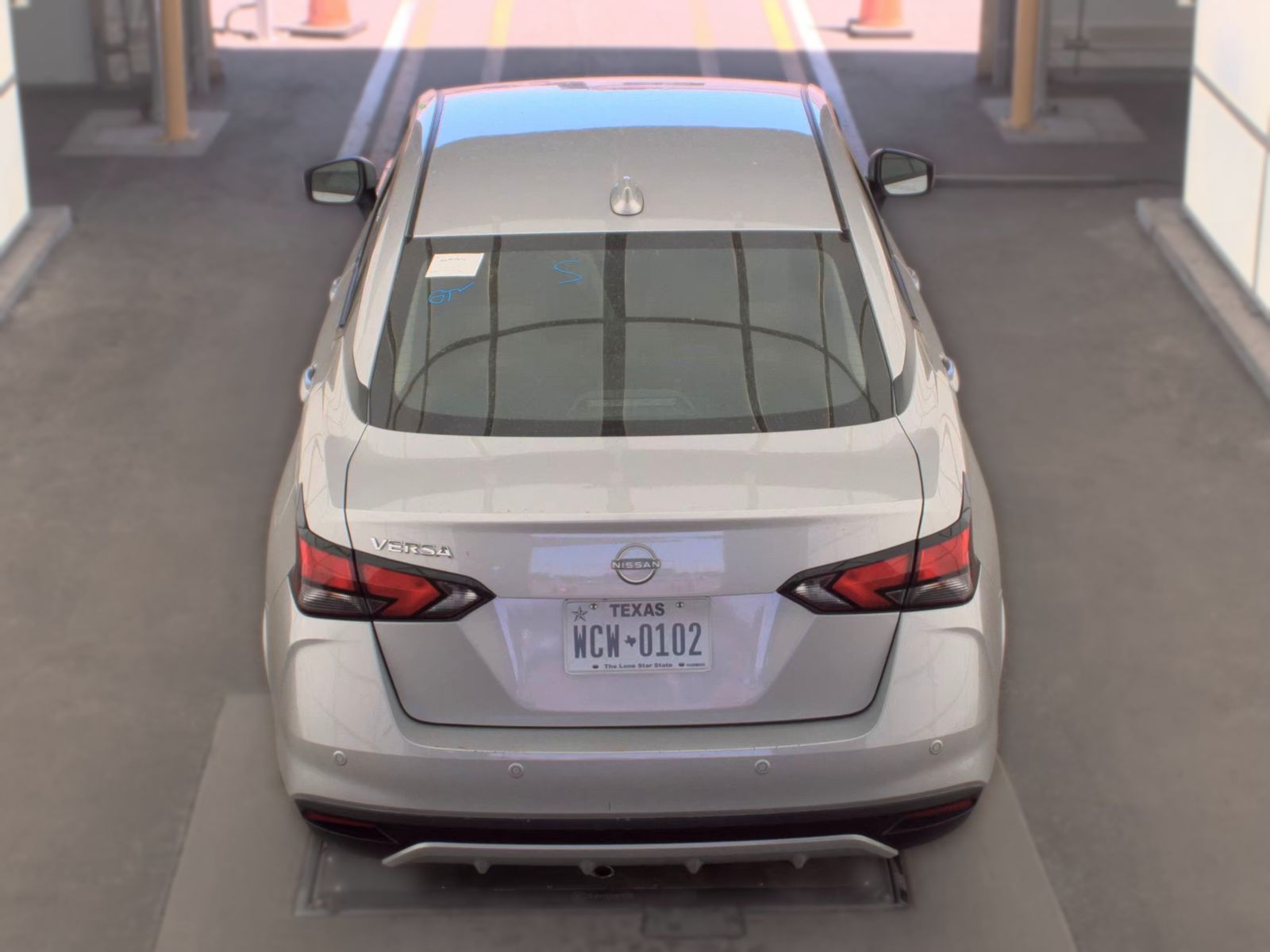 NISSAN VERSA - 7