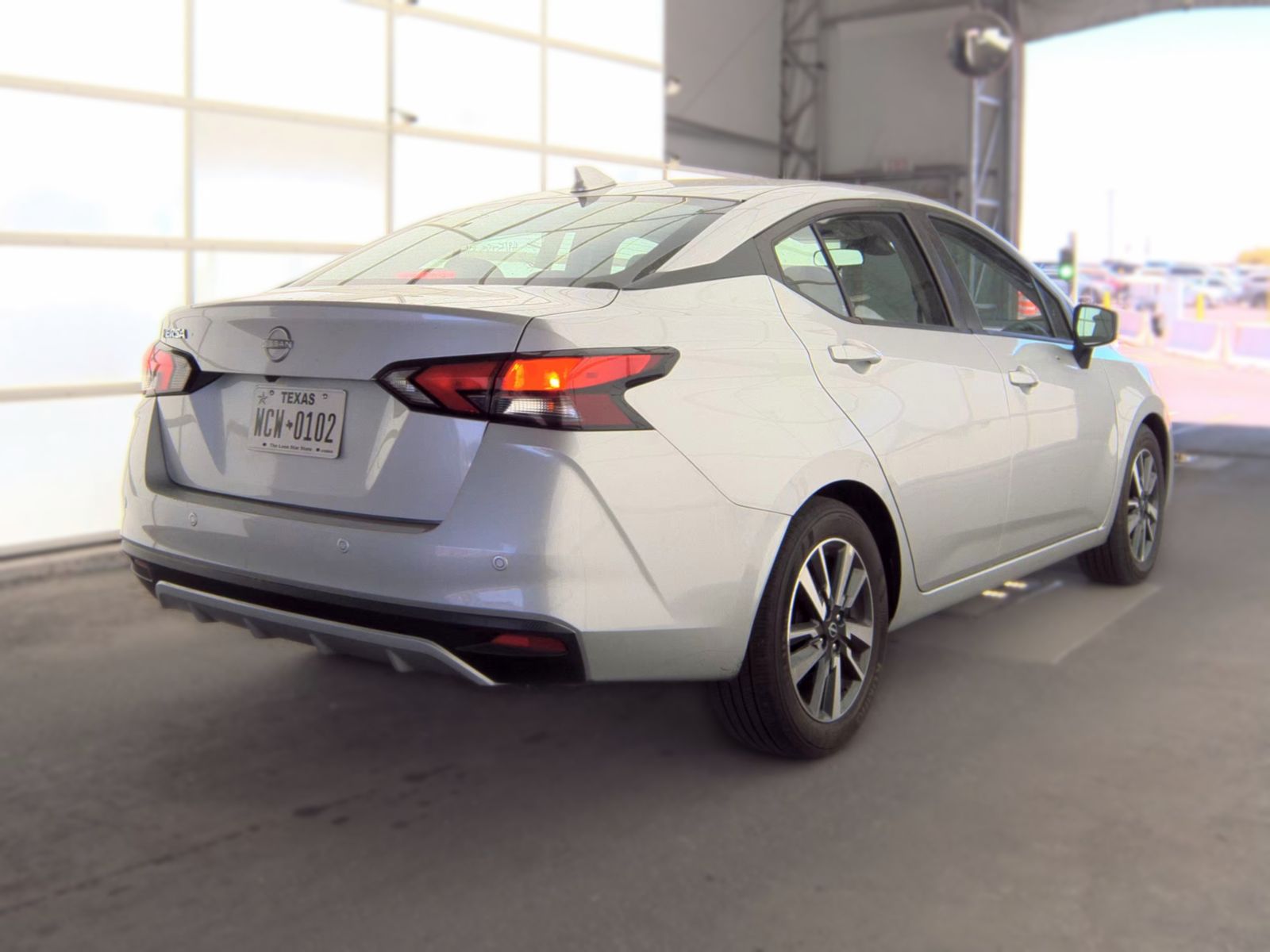 NISSAN VERSA - 6