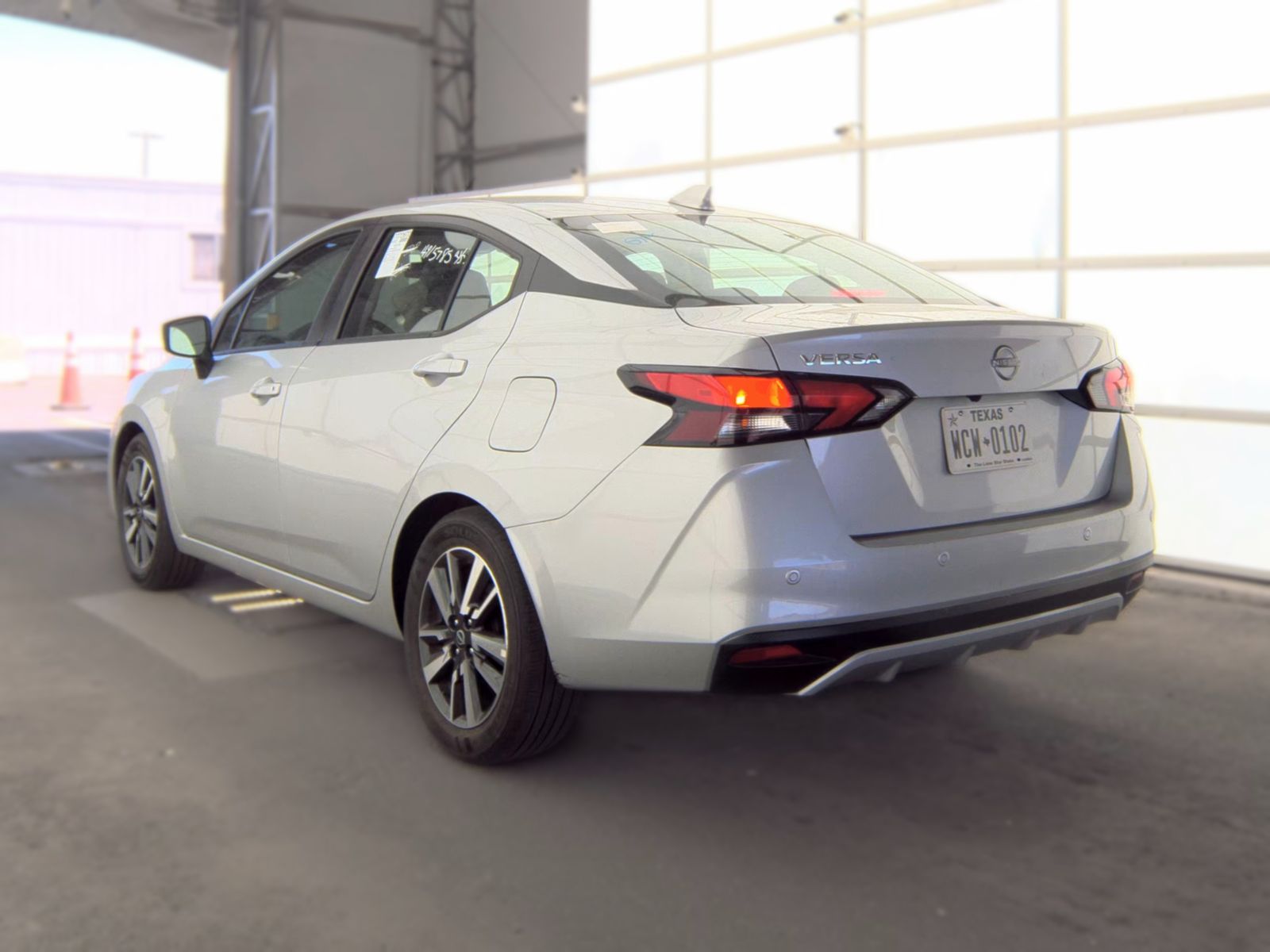 NISSAN VERSA - 9