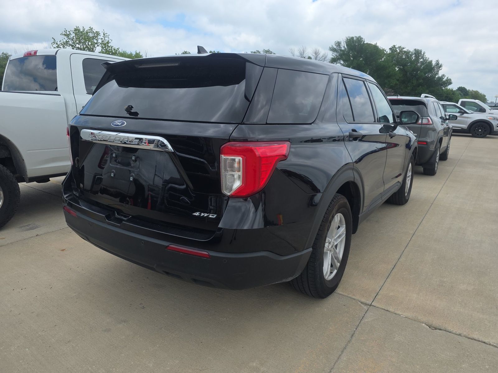 2023 Ford Explorer Base AWD