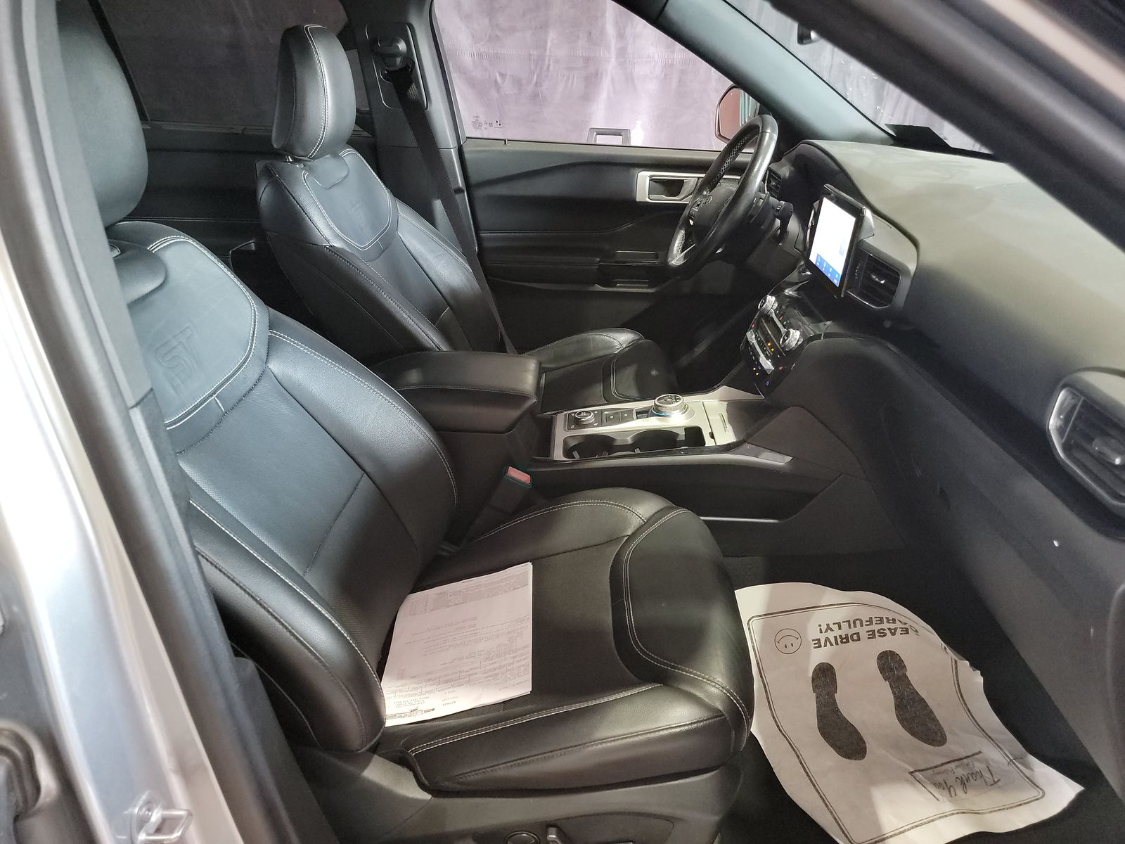 FORD EXPLORER - 9