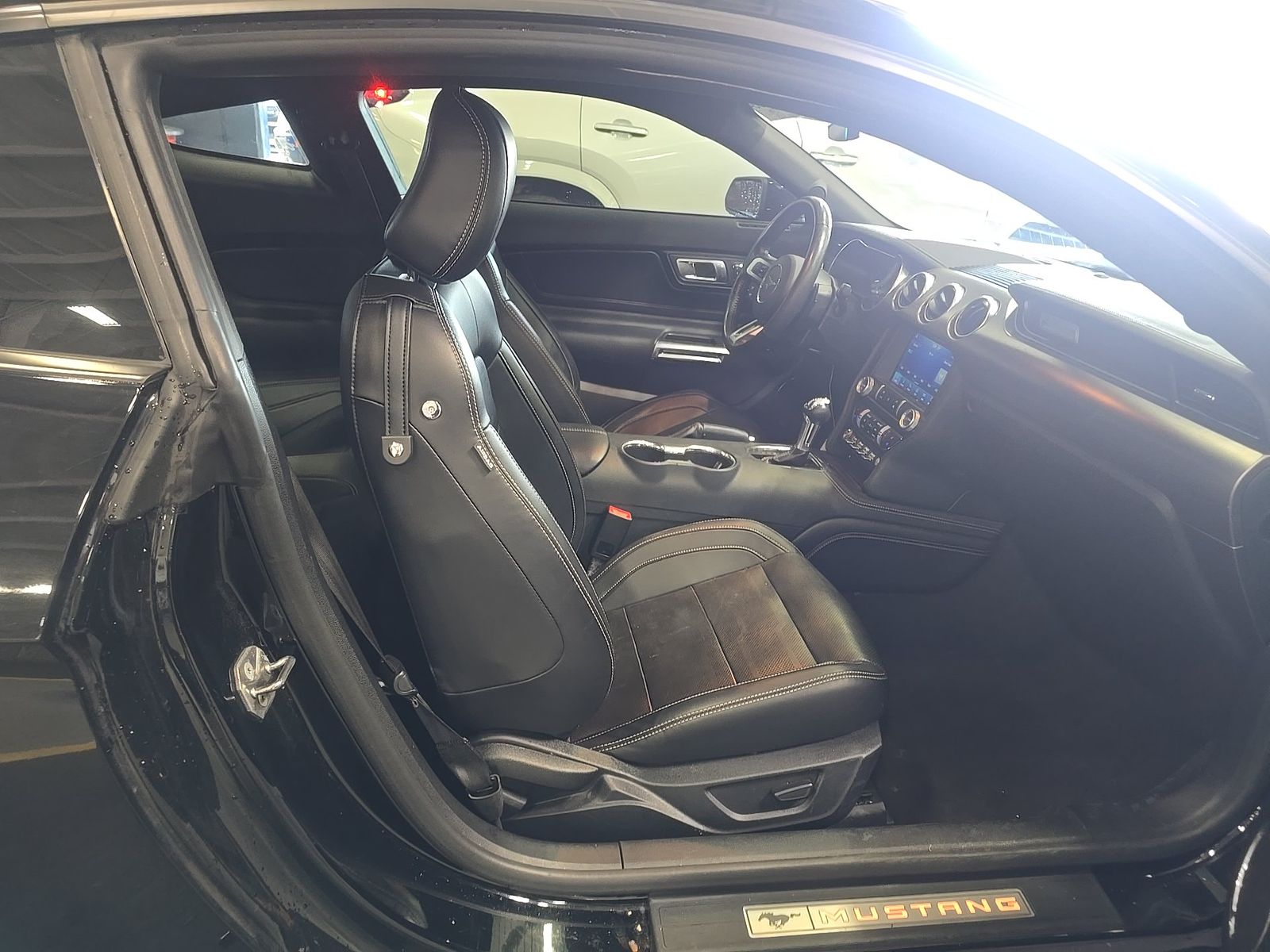FORD MUSTANG - 9