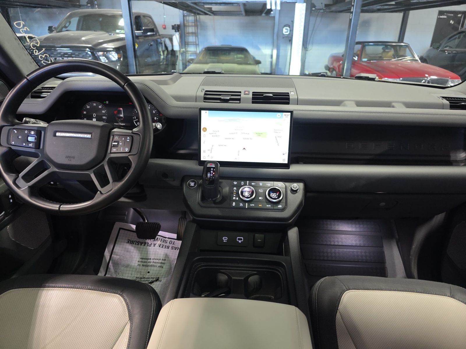 2024 Land Rover Defender 130 X-Dynamic SE FWD