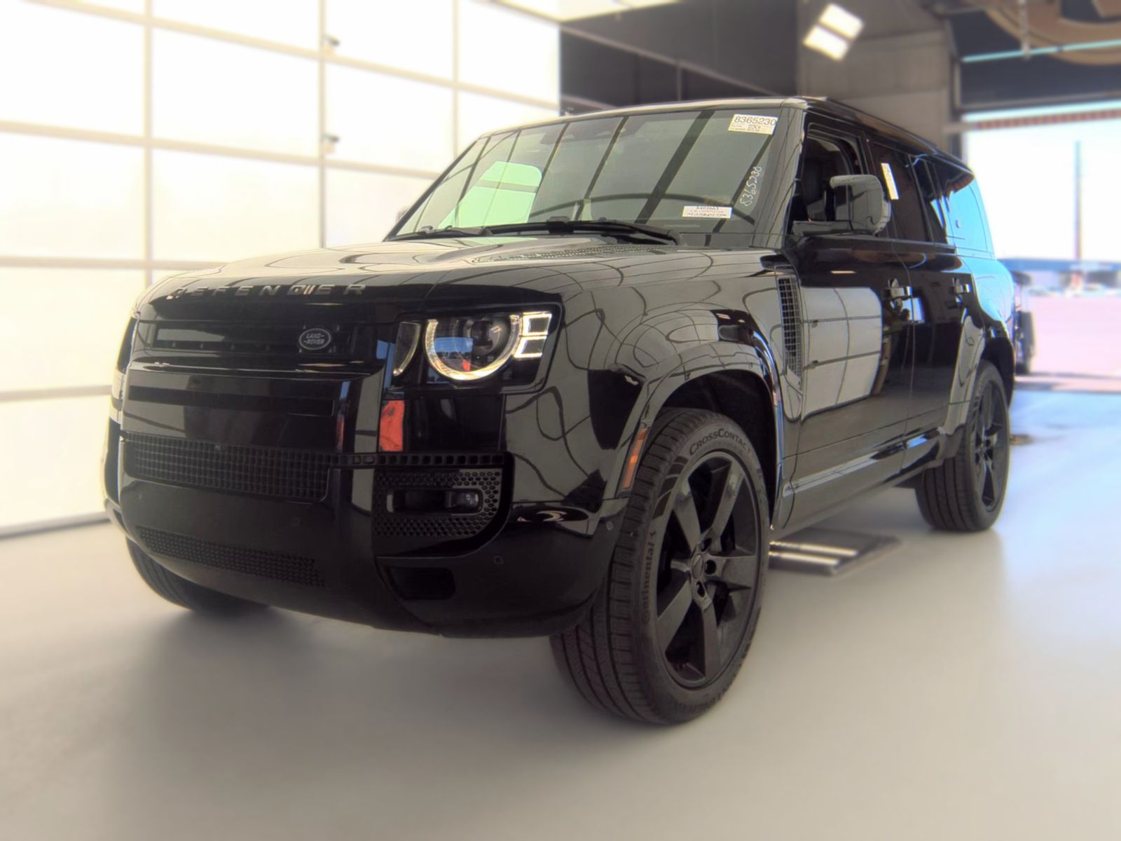 2024 Land Rover Defender 130 X-Dynamic SE FWD