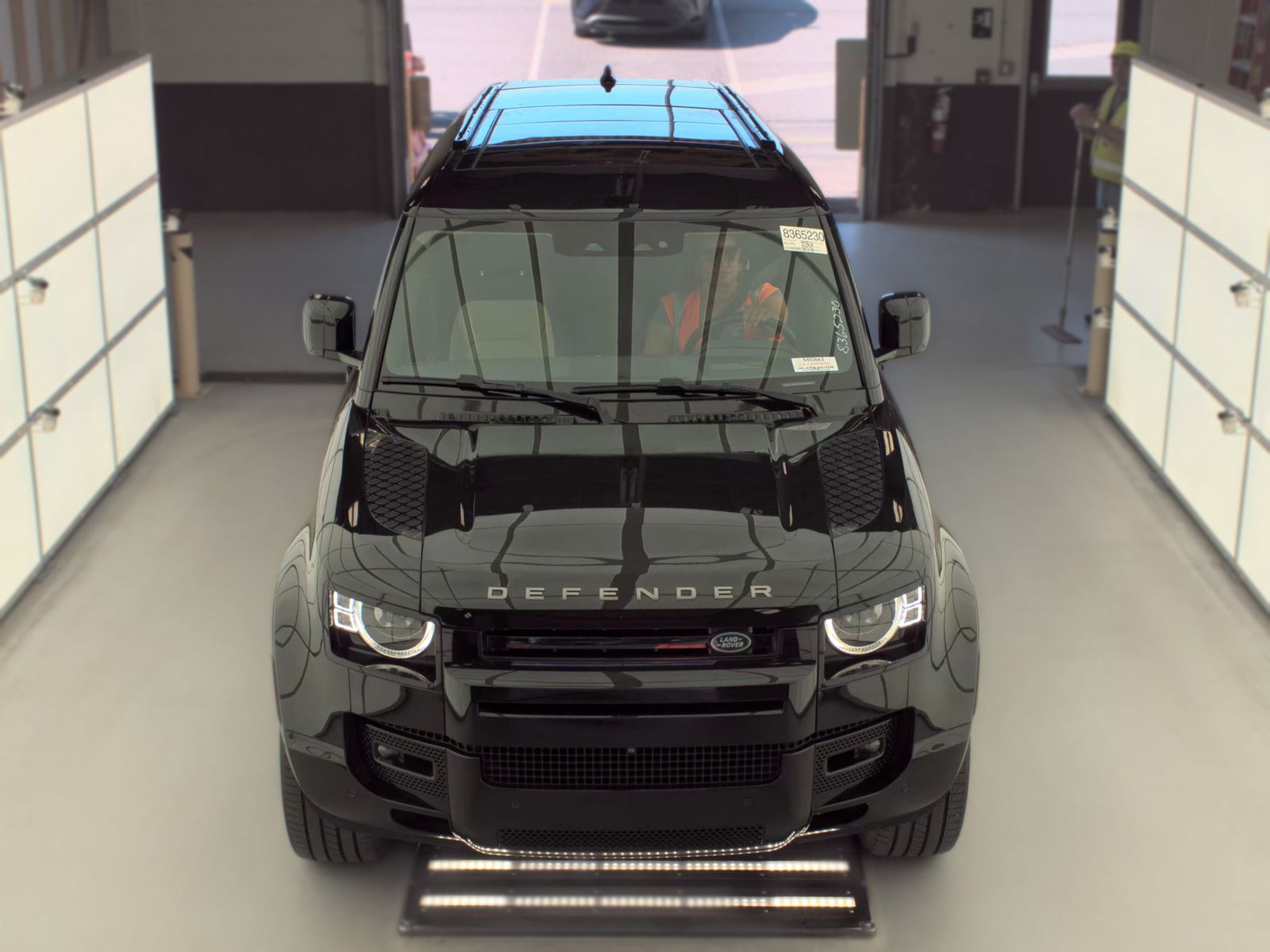 2024 Land Rover Defender 130 X-Dynamic SE FWD