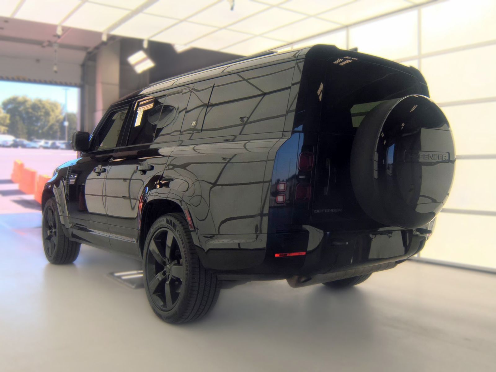 2024 Land Rover Defender 130 X-Dynamic SE FWD