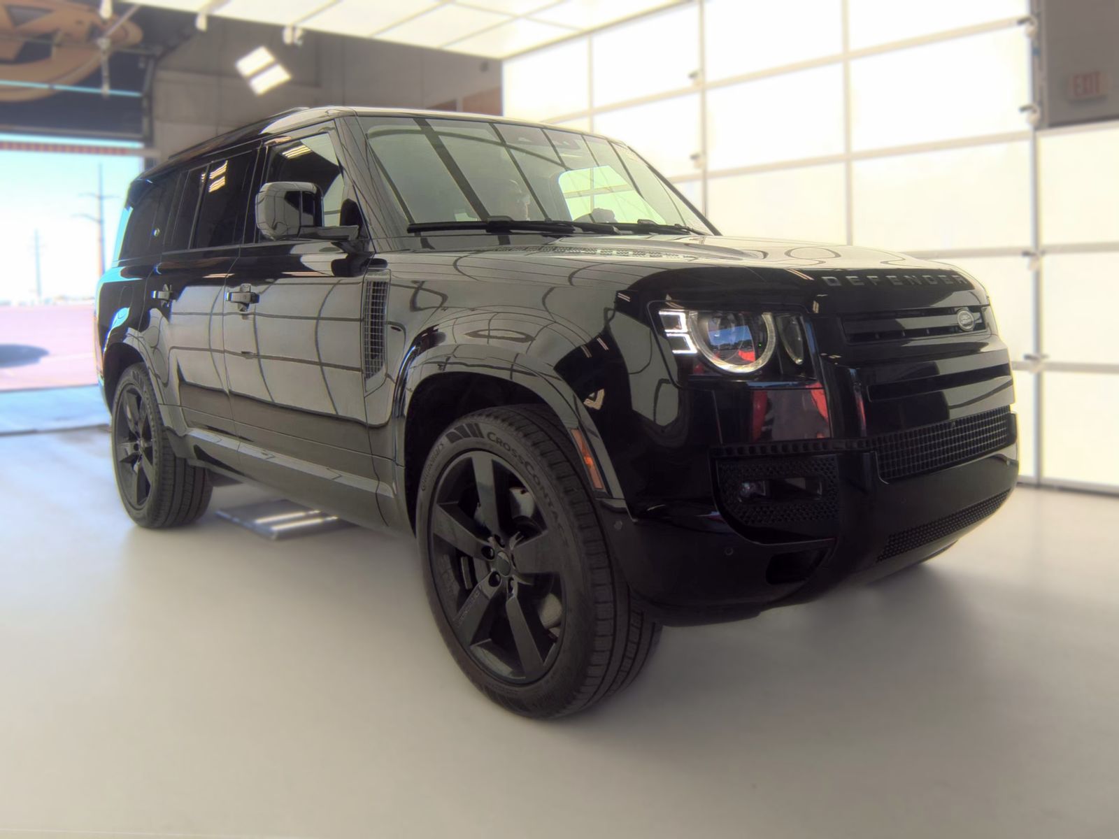2024 Land Rover Defender 130 X-Dynamic SE FWD