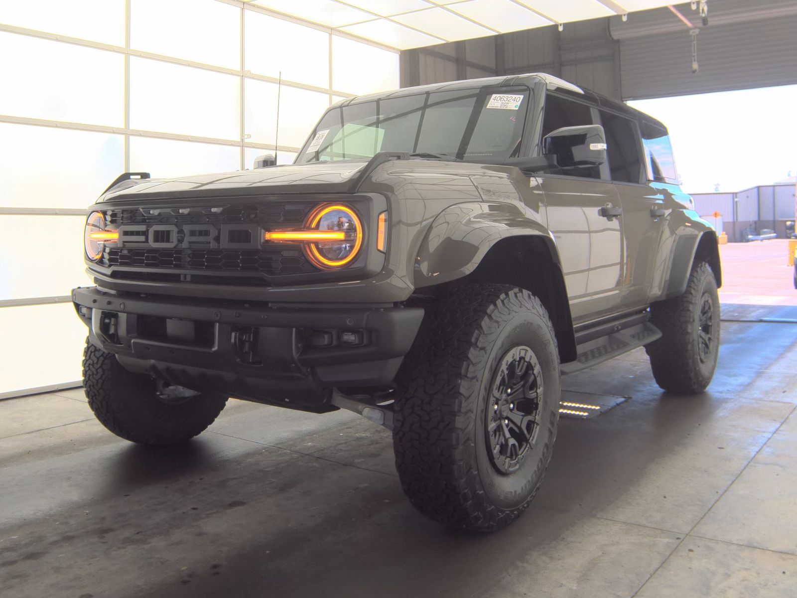 FORD BRONCO - 1
