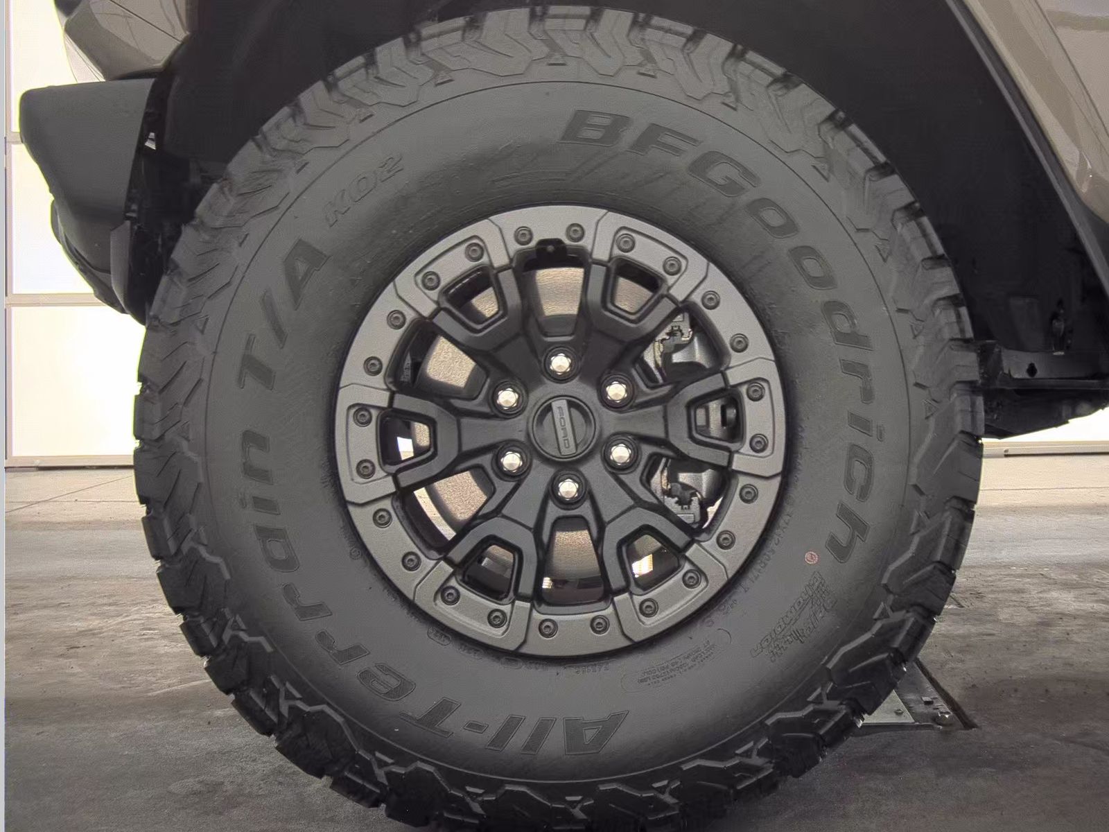 FORD BRONCO - 10
