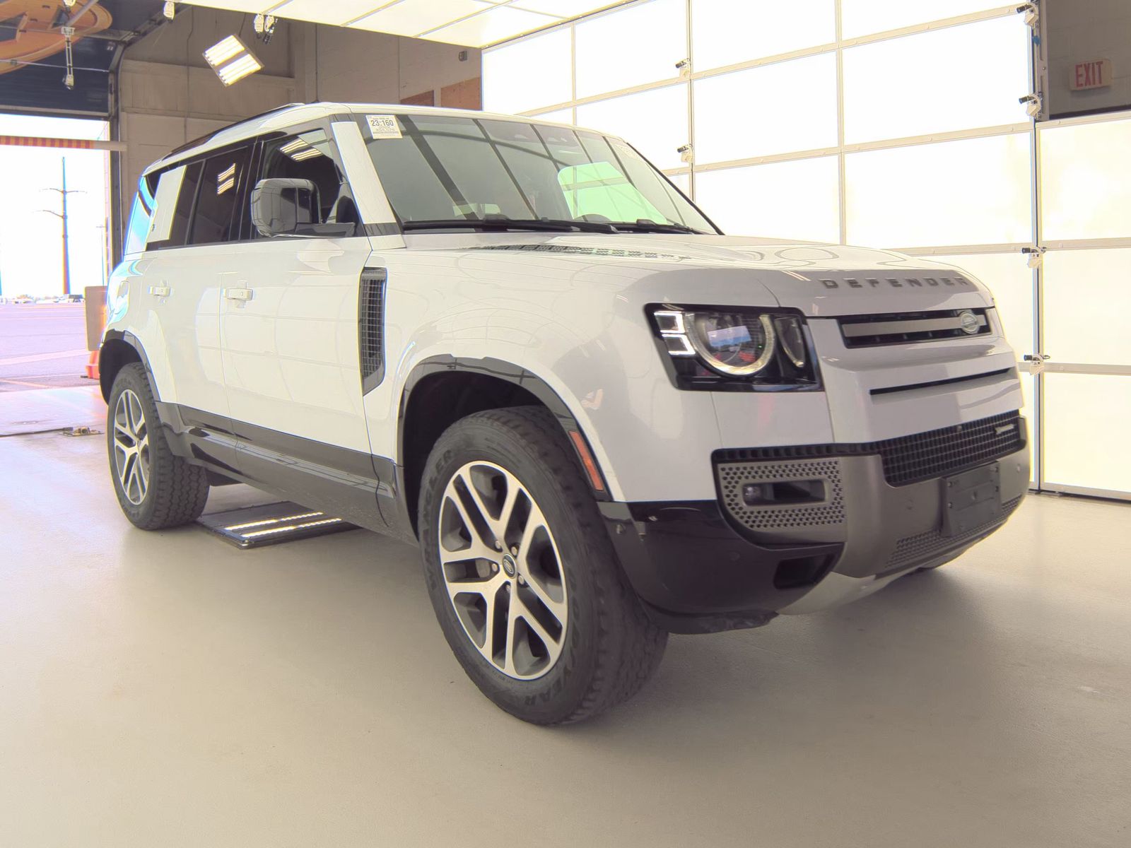 2022 Land Rover Defender 110 X-Dynamic SE FWD