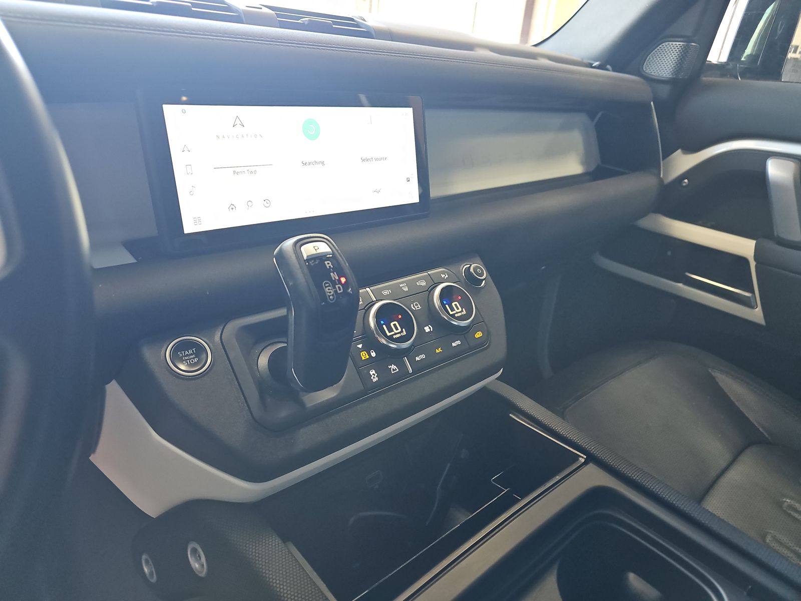2022 Land Rover Defender 110 X-Dynamic SE FWD