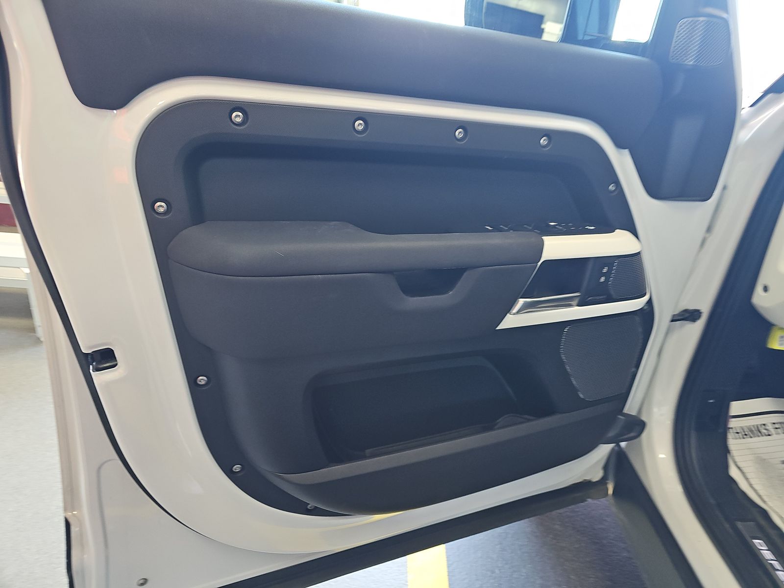 2022 Land Rover Defender 110 X-Dynamic SE FWD