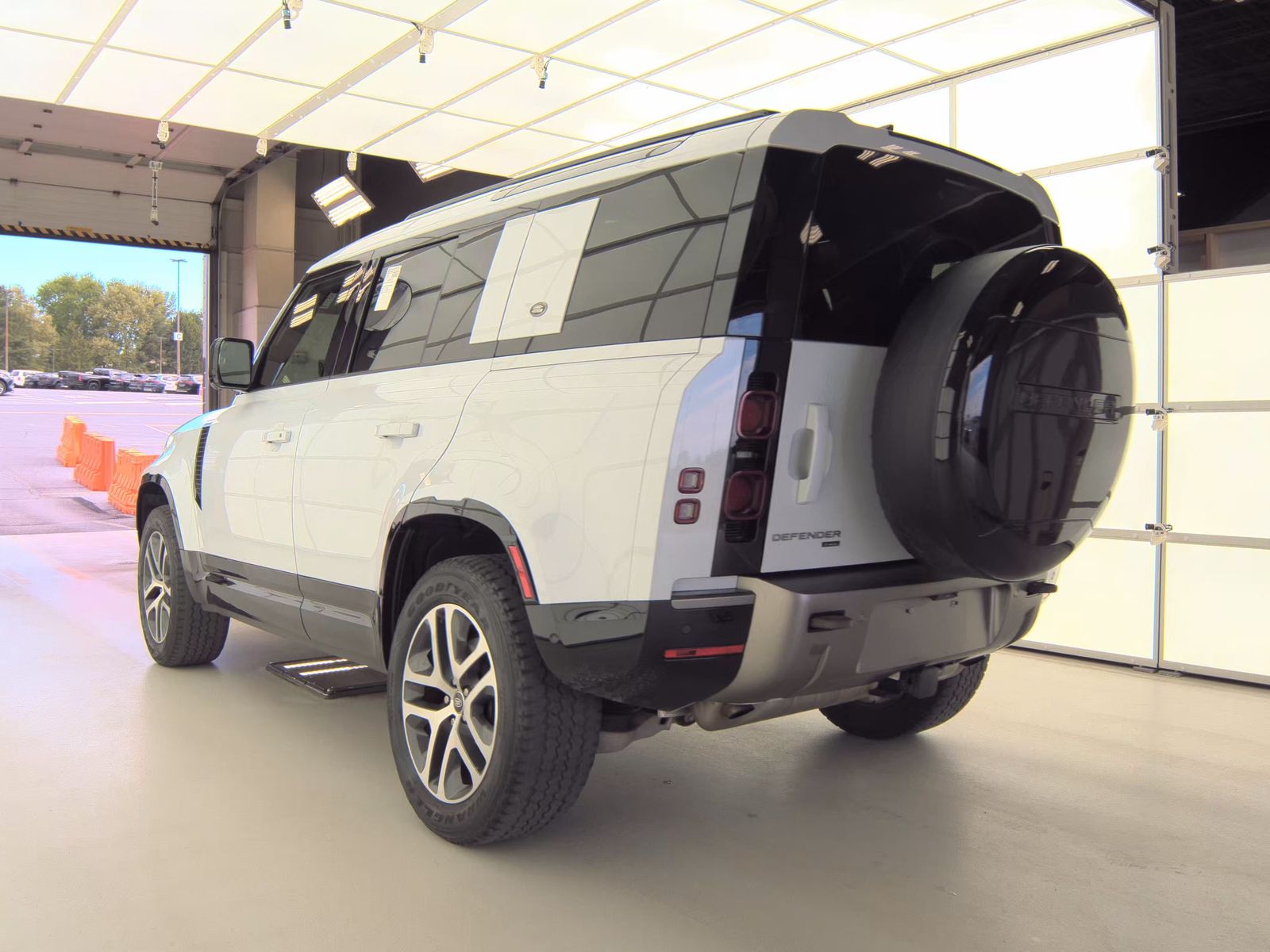 2022 Land Rover Defender 110 X-Dynamic SE FWD