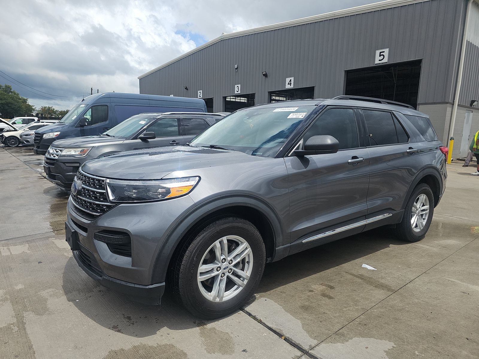 FORD EXPLORER - 1