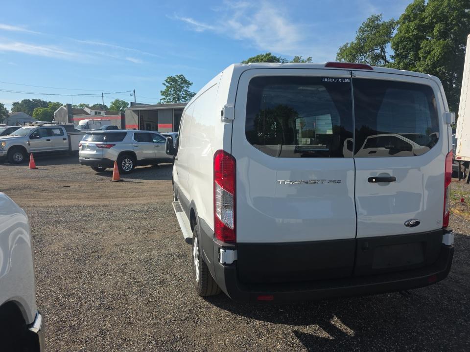 FORD TRANSIT 250 - 7