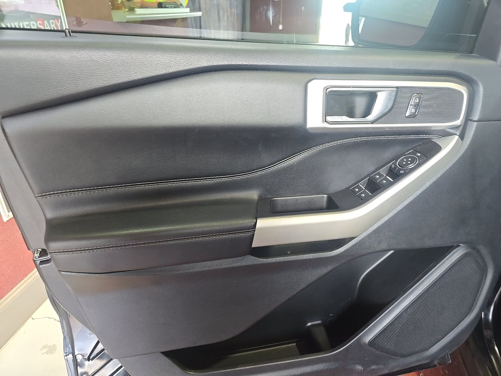 FORD EXPLORER - 10