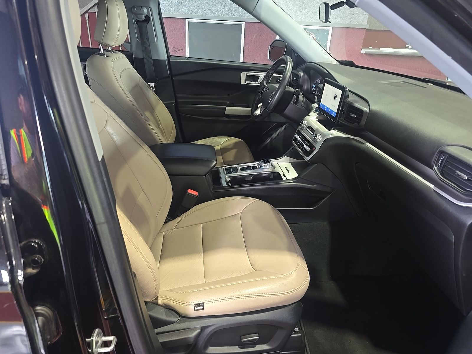 FORD EXPLORER - 9