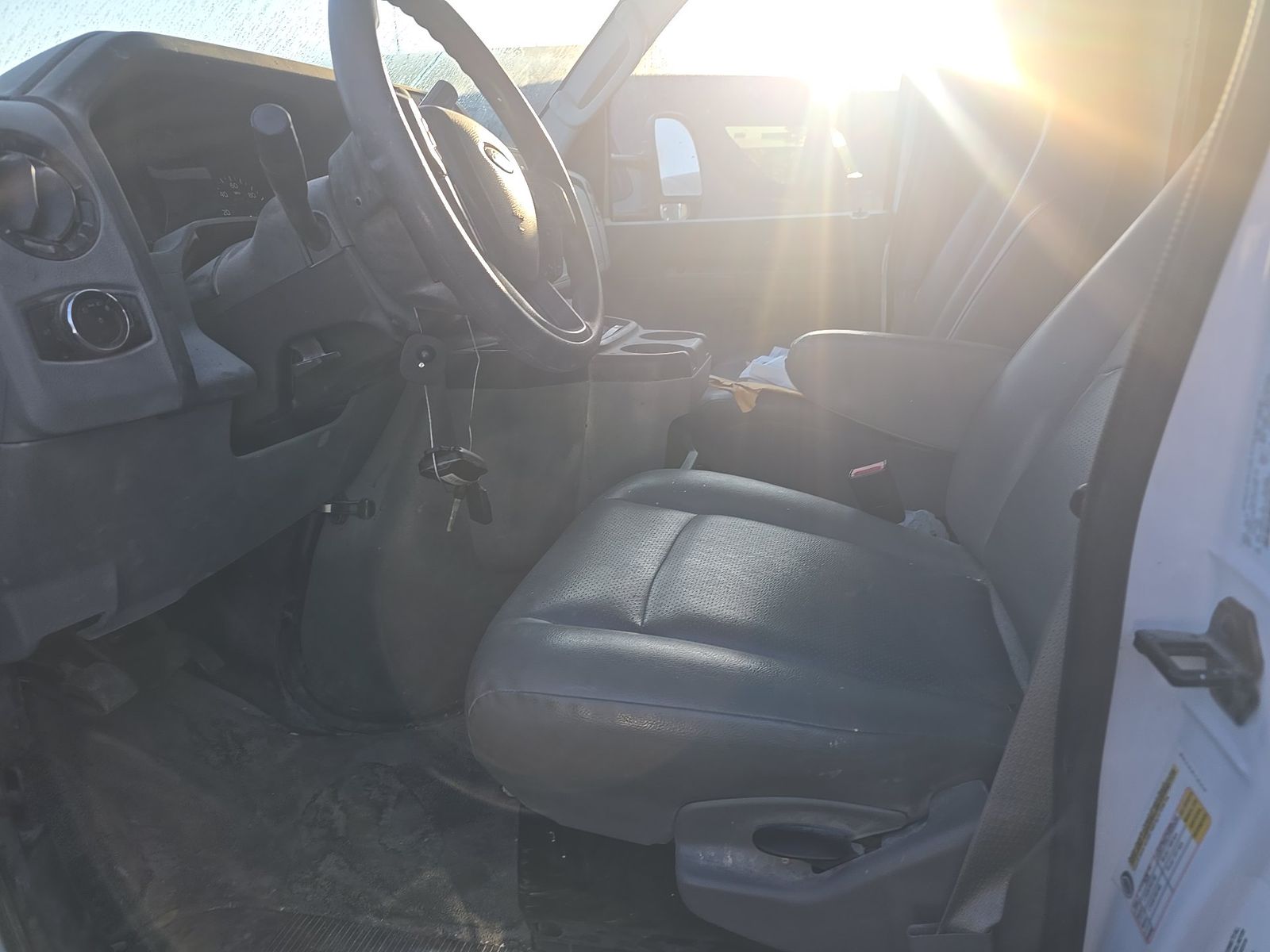 FORD E-350 - 8