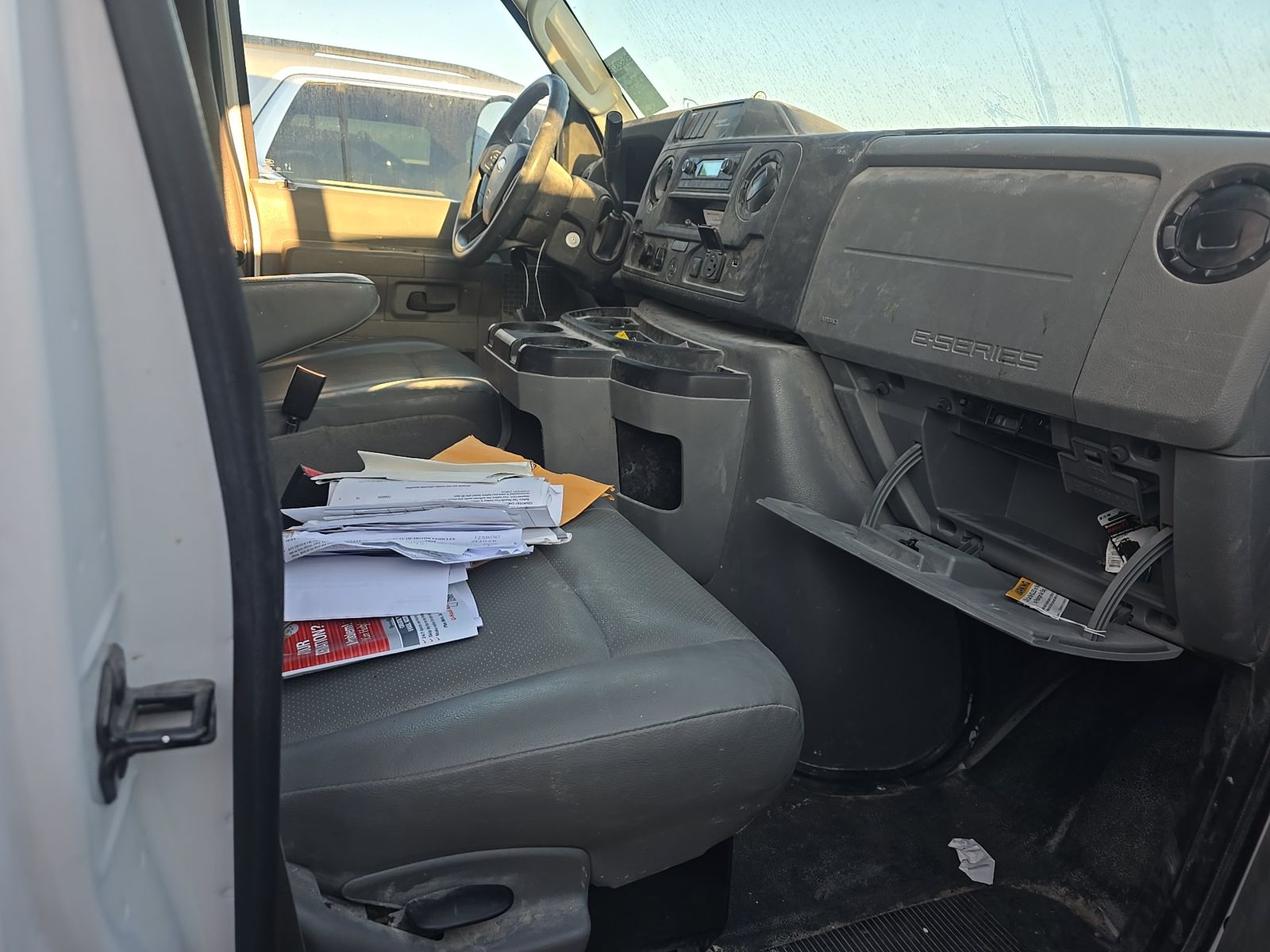 FORD E-350 - 9