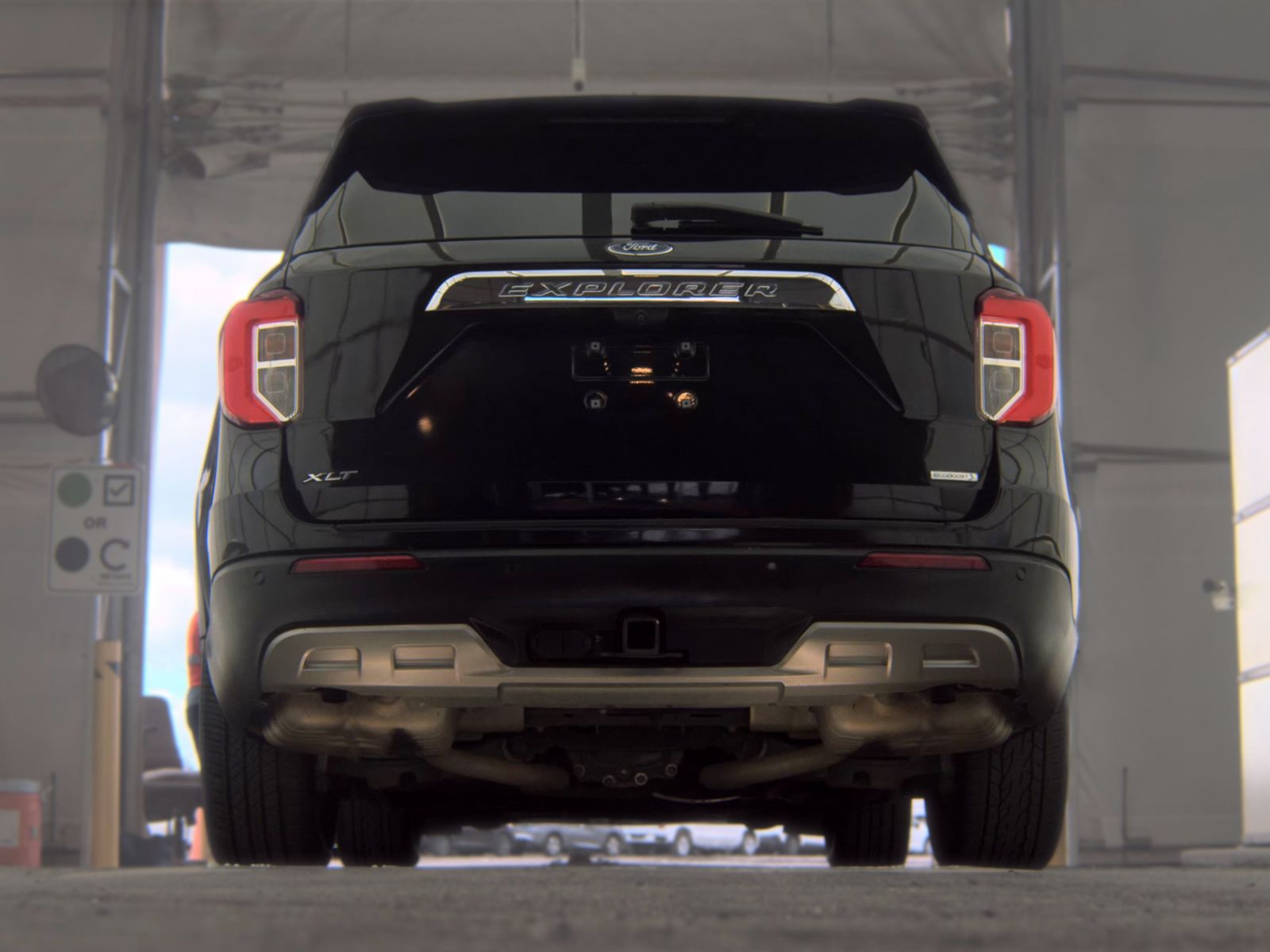 FORD EXPLORER - 8