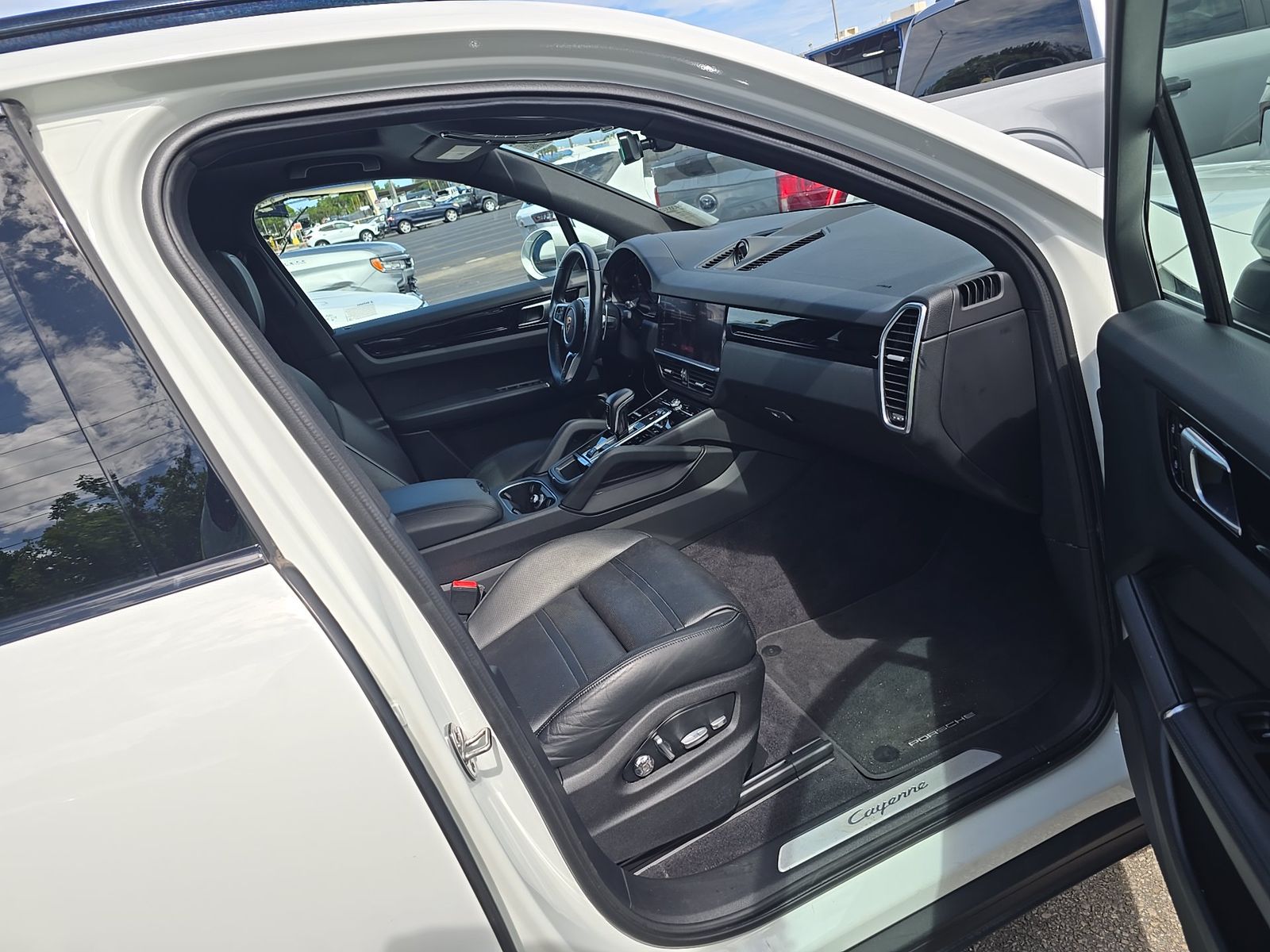 PORSCHE CAYENNE - 9