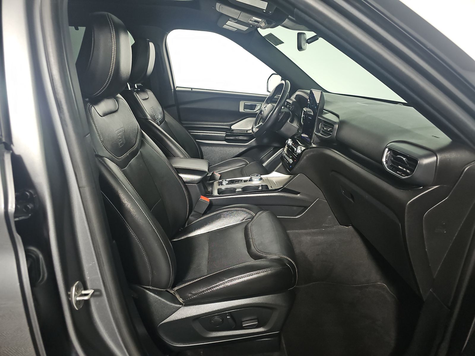 FORD EXPLORER - 9
