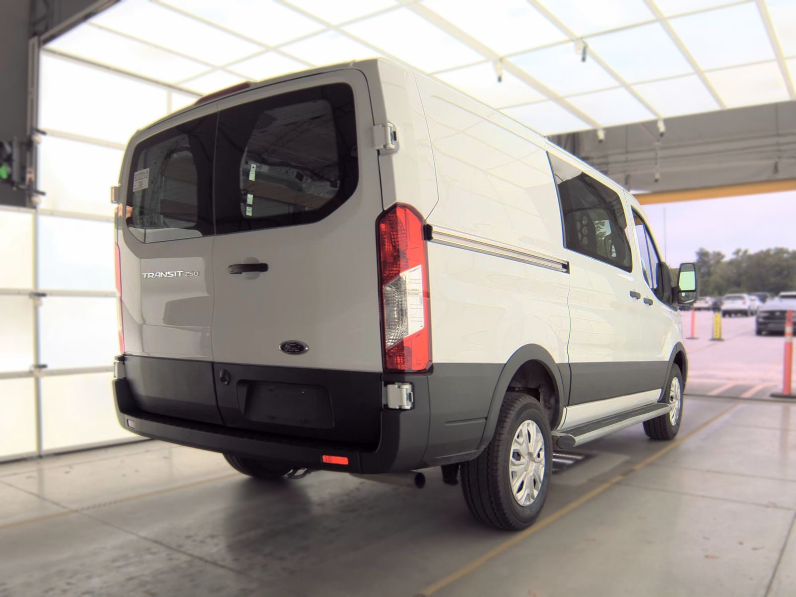 FORD TRANSIT 250 - 5