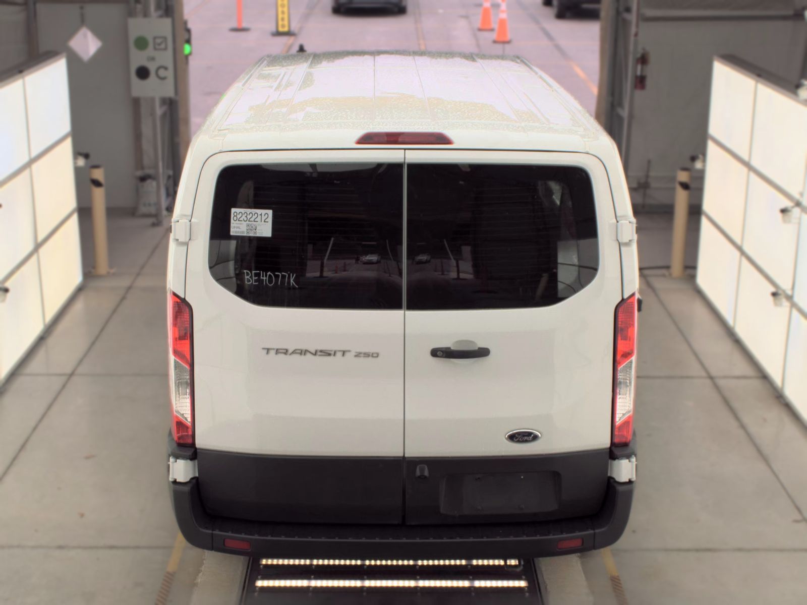 FORD TRANSIT 250 - 6