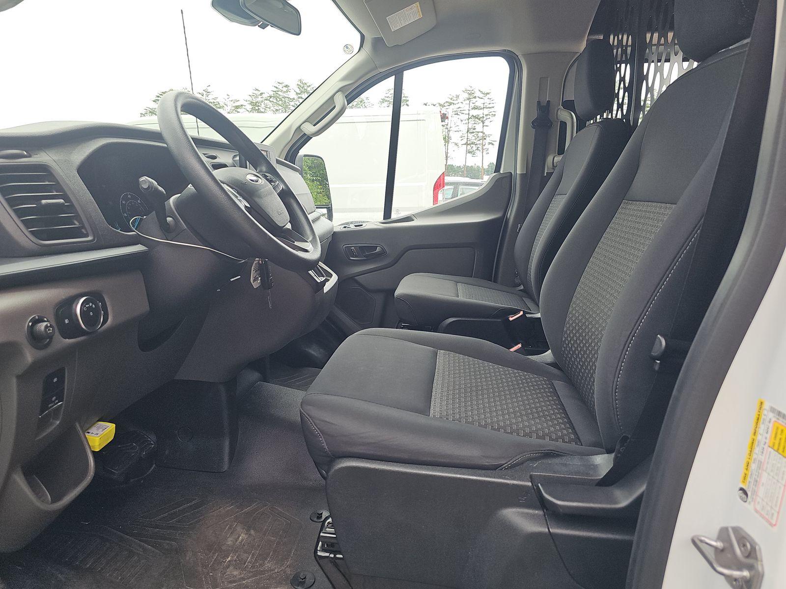 FORD TRANSIT 250 - 8