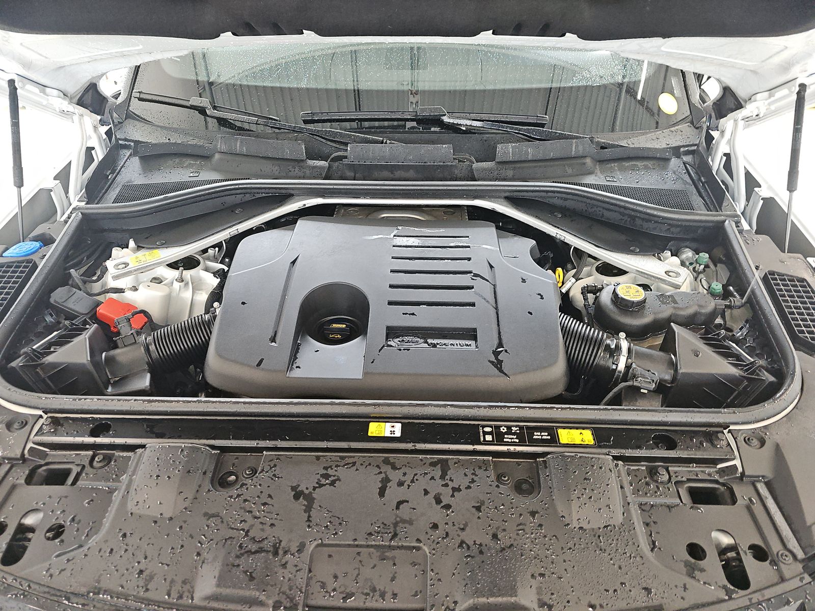 2024 Land Rover Range Rover SE FWD