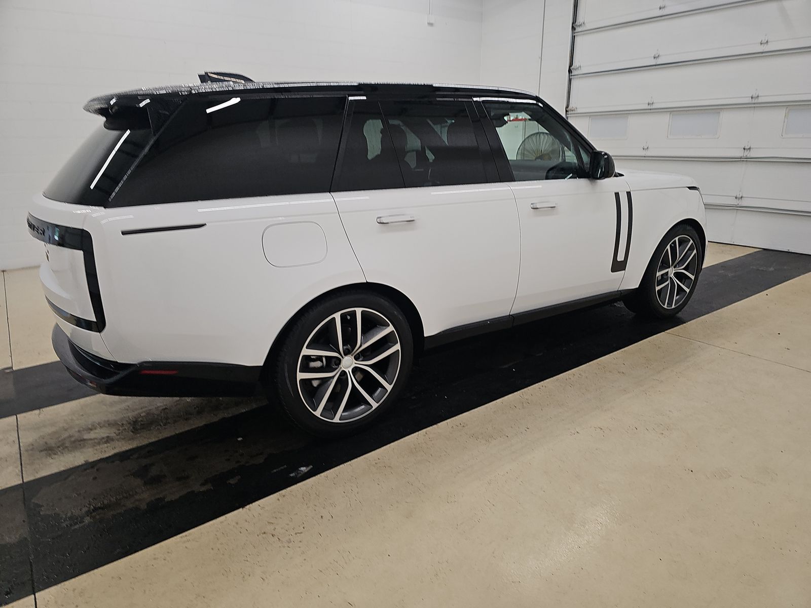 2024 Land Rover Range Rover SE FWD