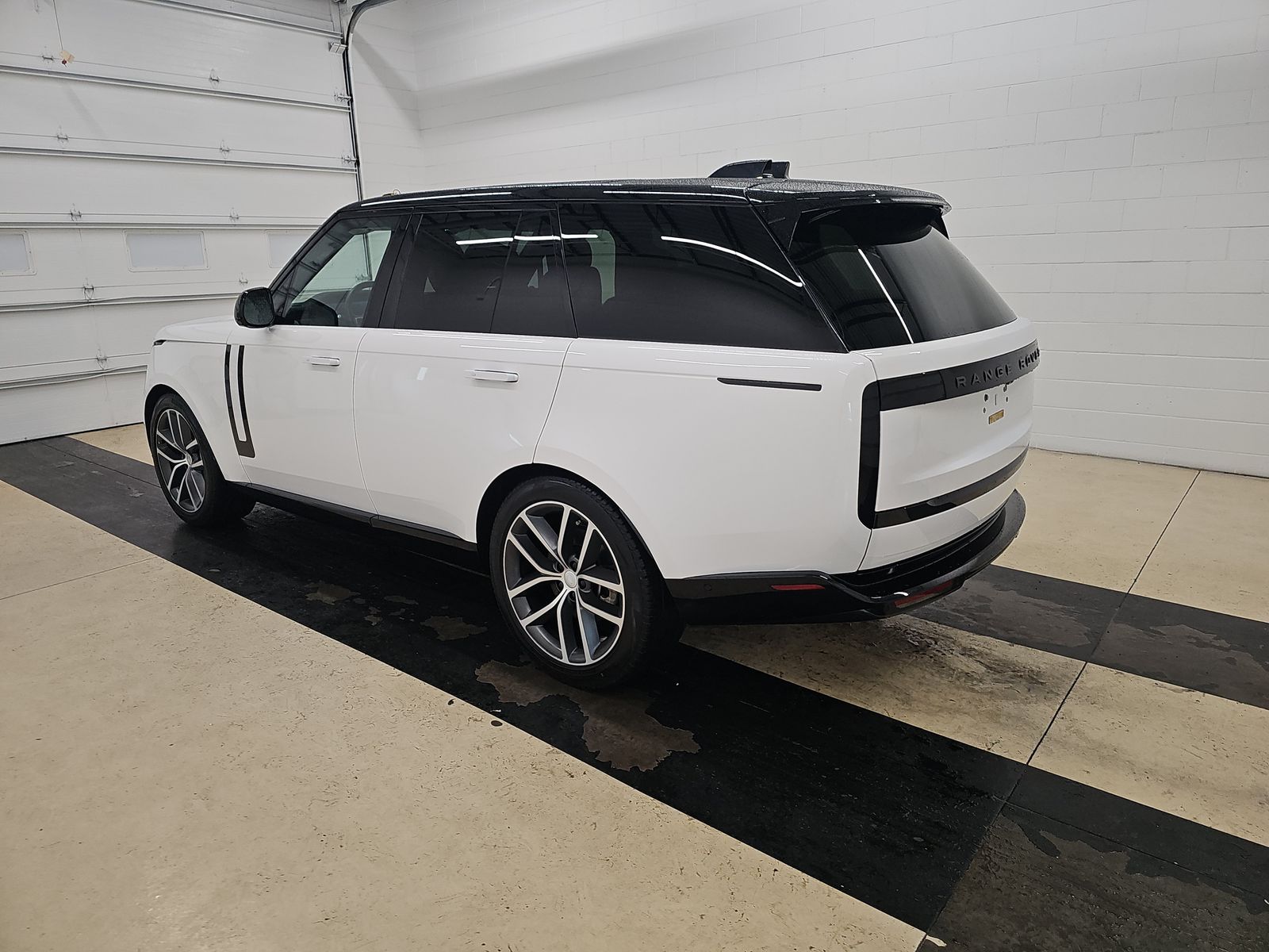 2024 Land Rover Range Rover SE FWD