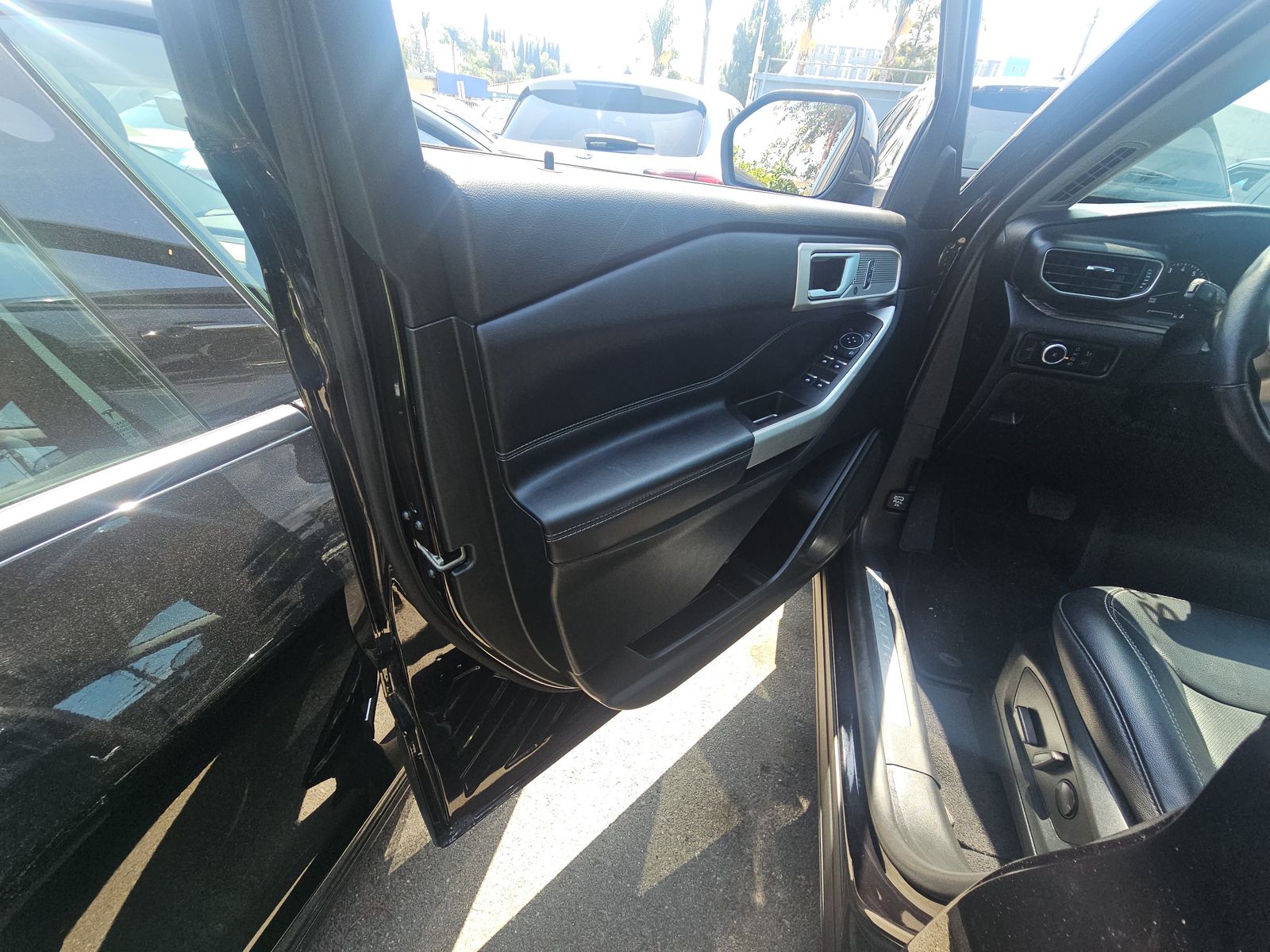 FORD EXPLORER - 10